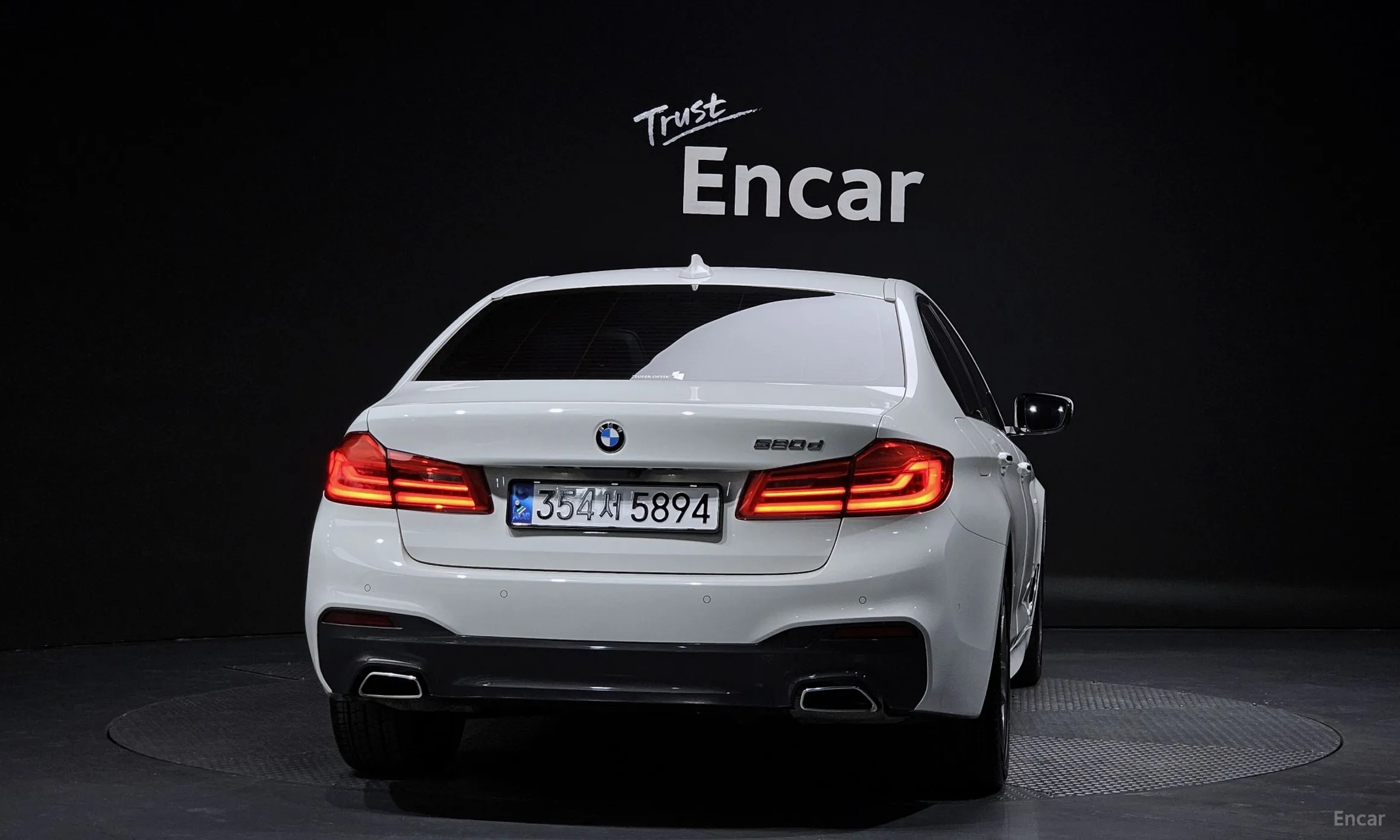 BMW 5 Series (G30) превью 3