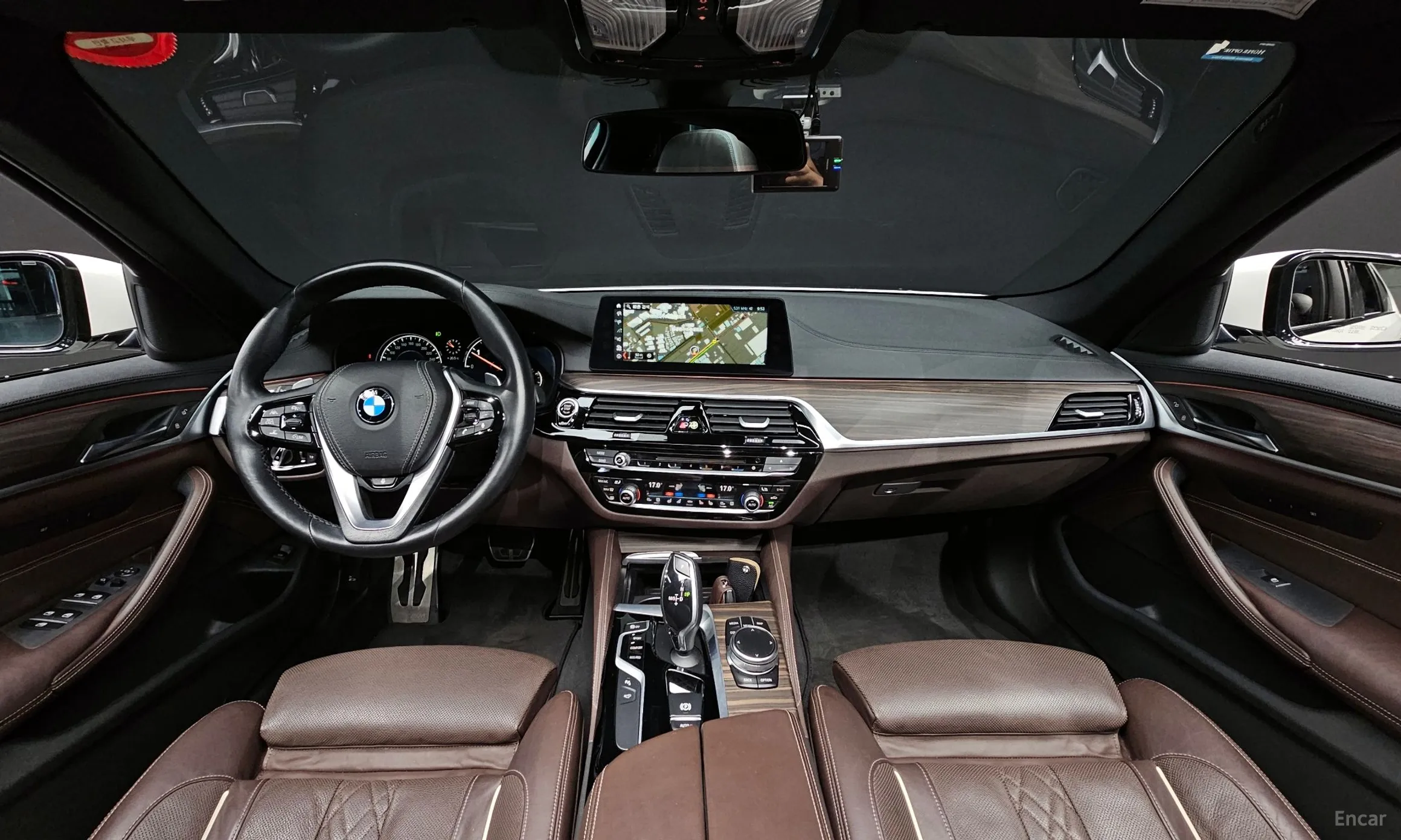 BMW 5 Series (G30) превью 4