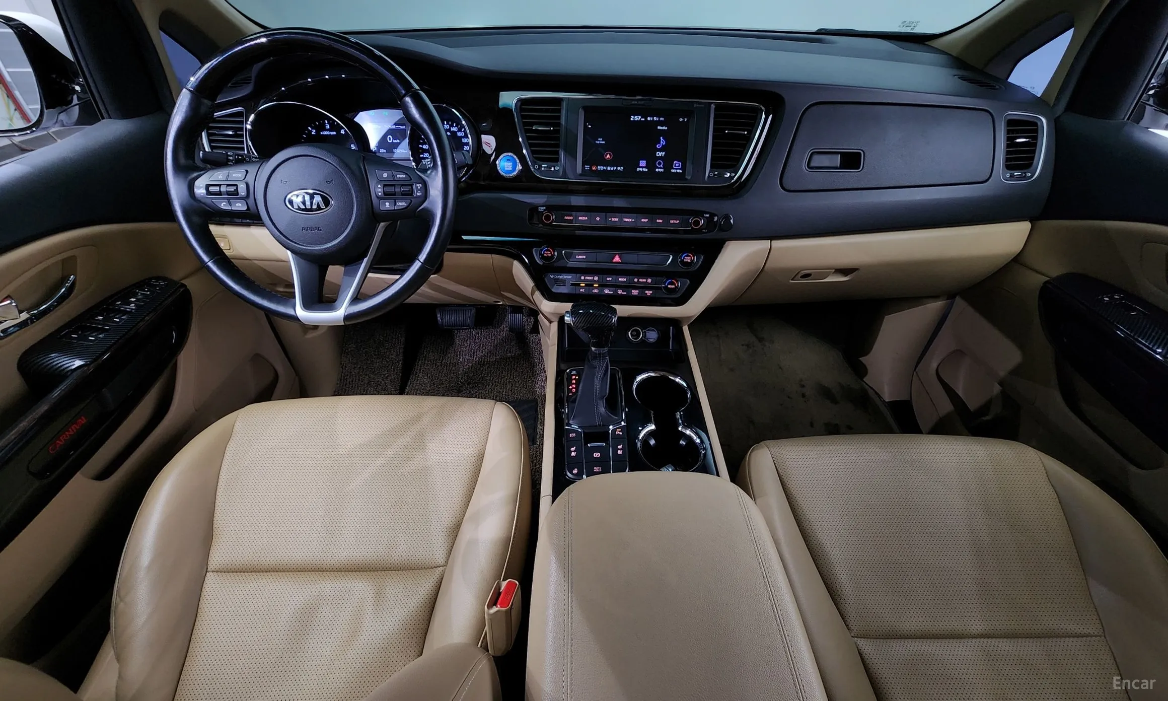 Kia Carnival превью 4