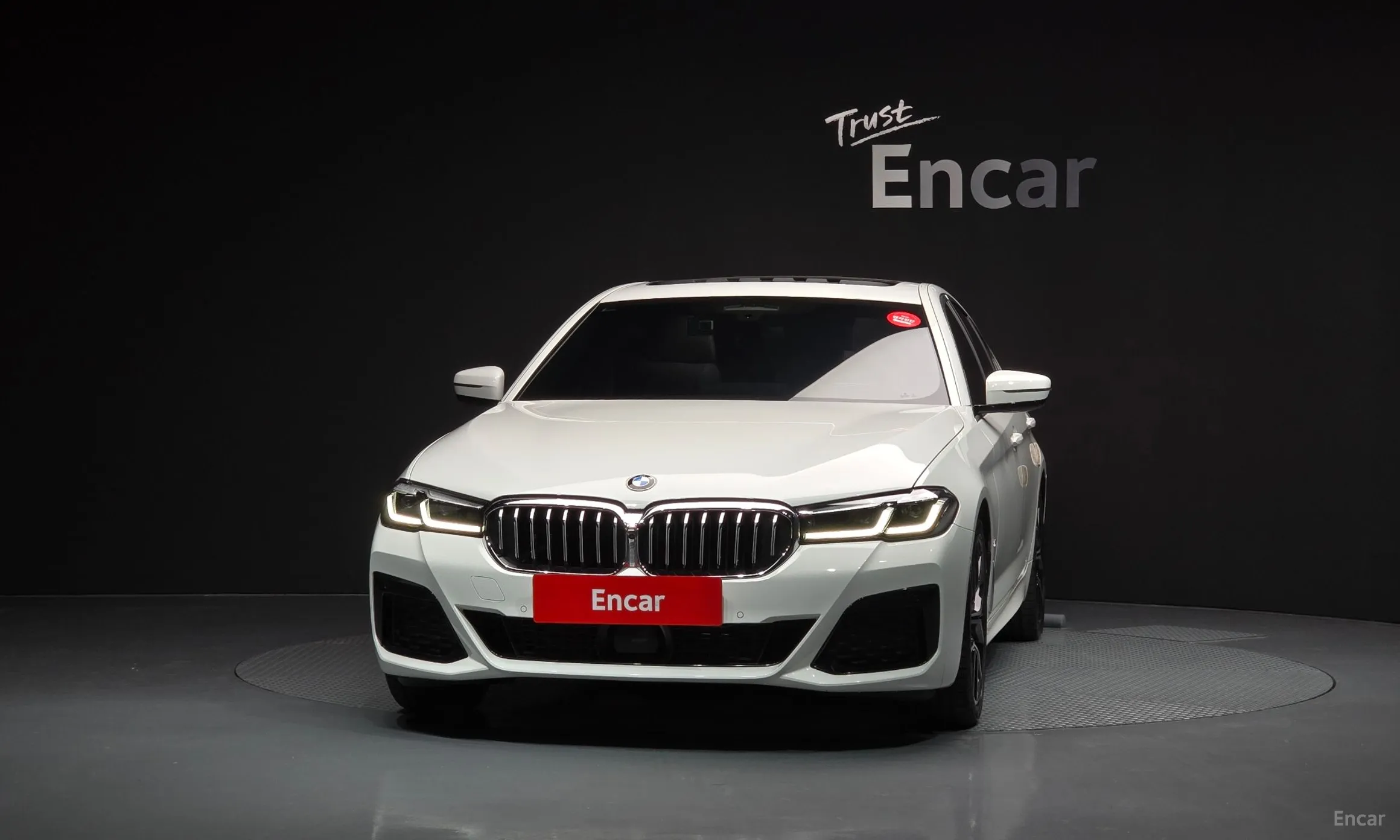 BMW 5 Series (G30) превью 2