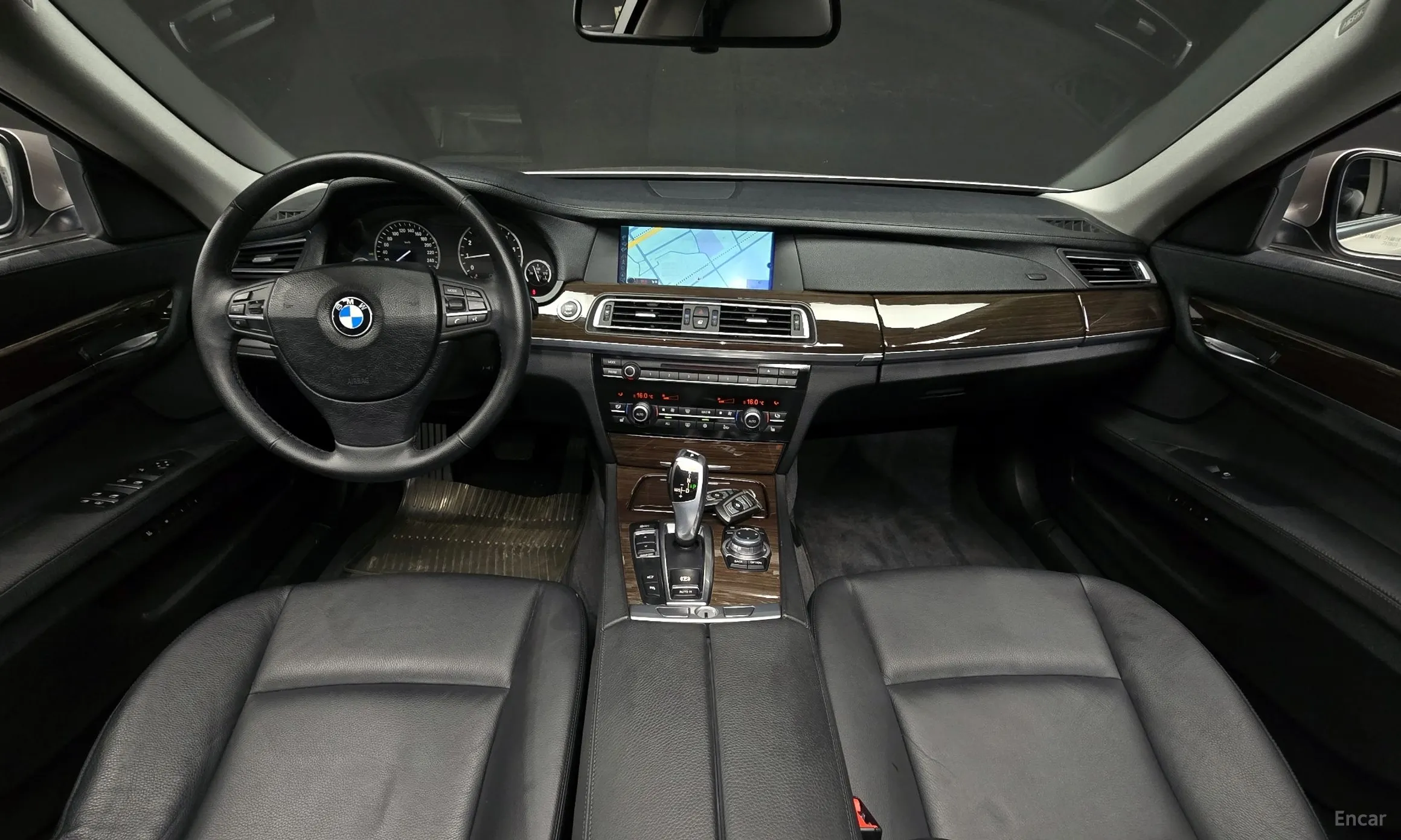 BMW 7 Series (F01) превью 4