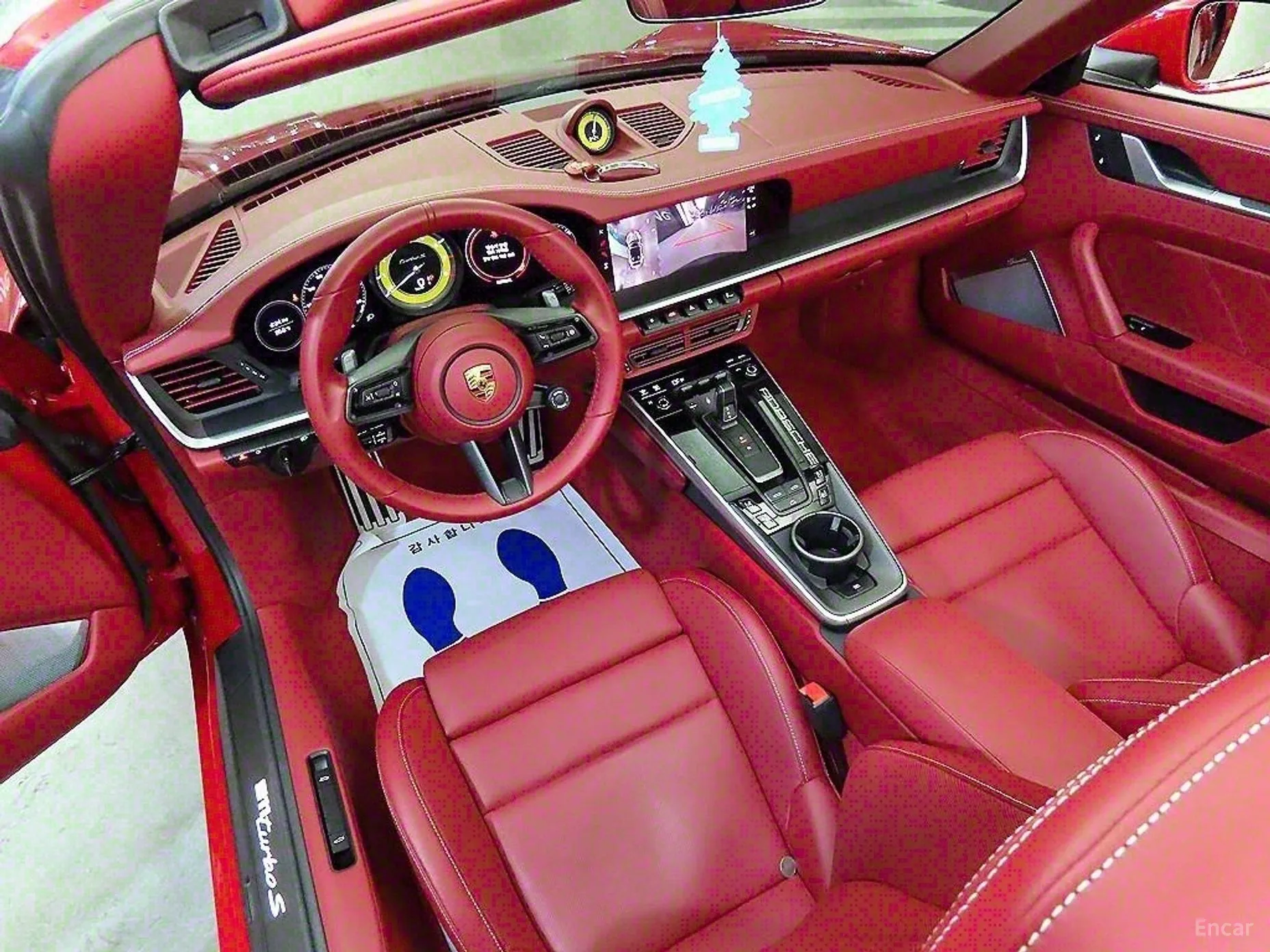 Porsche 911 (992) превью 4