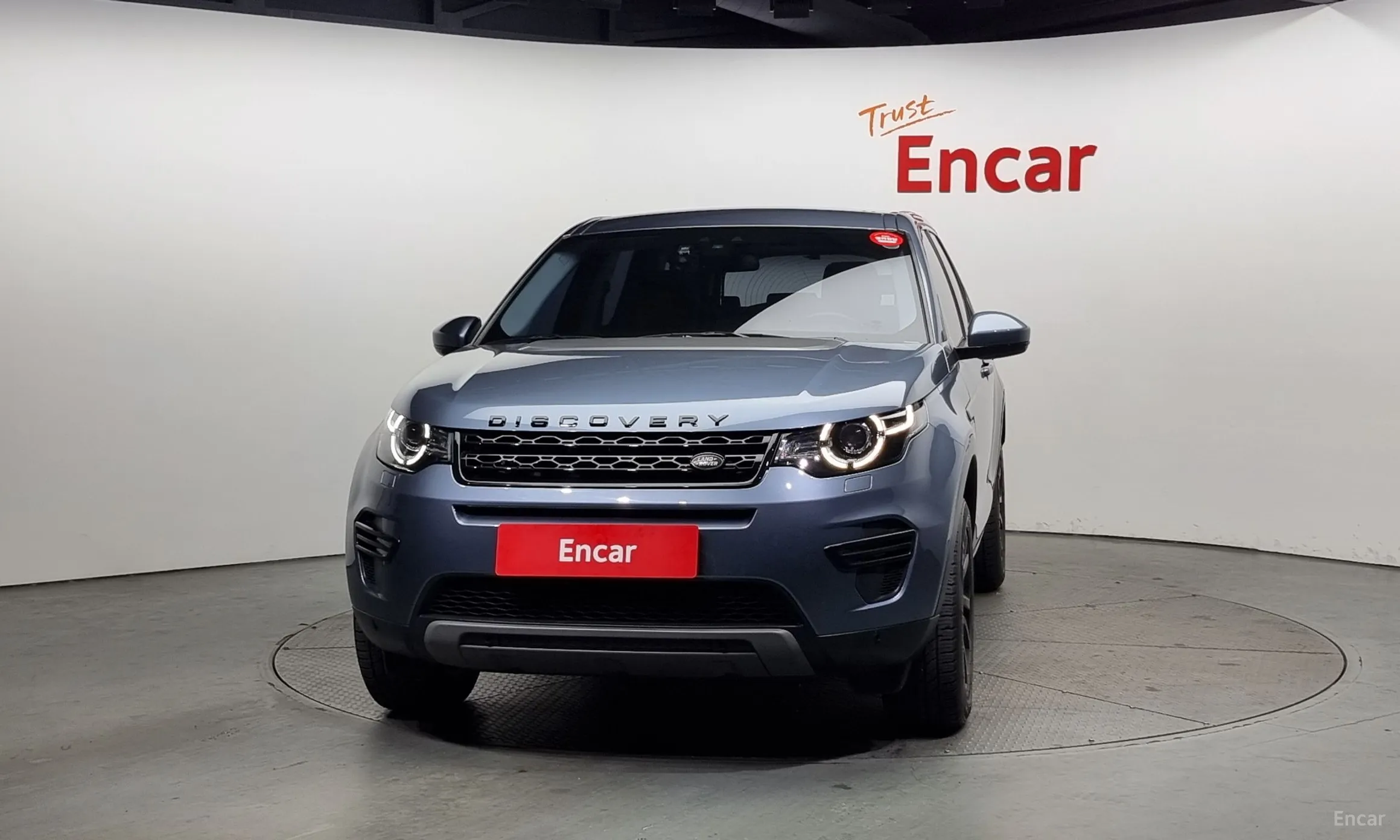 Land Rover Discovery Sports превью 2