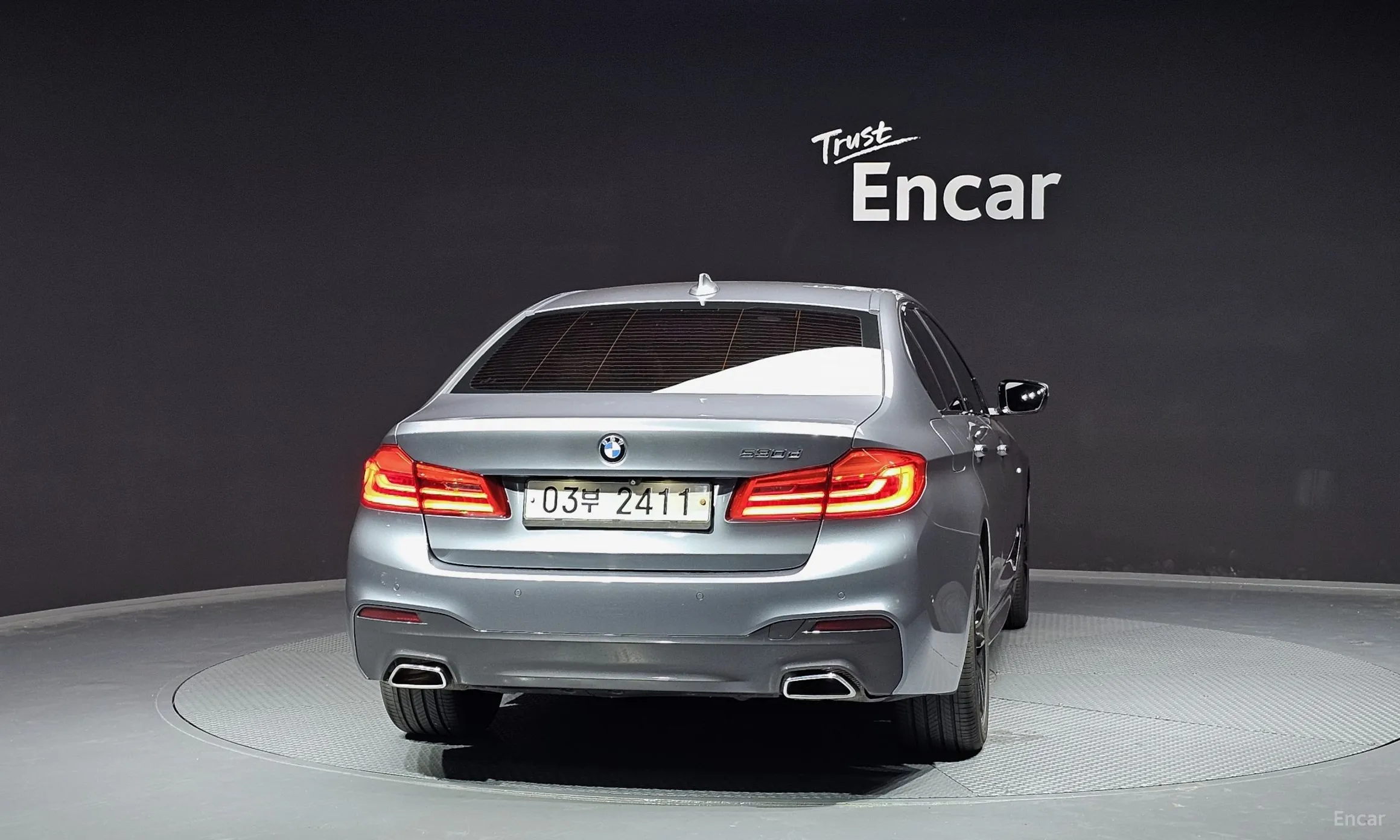 BMW 5 Series (G30) превью 3