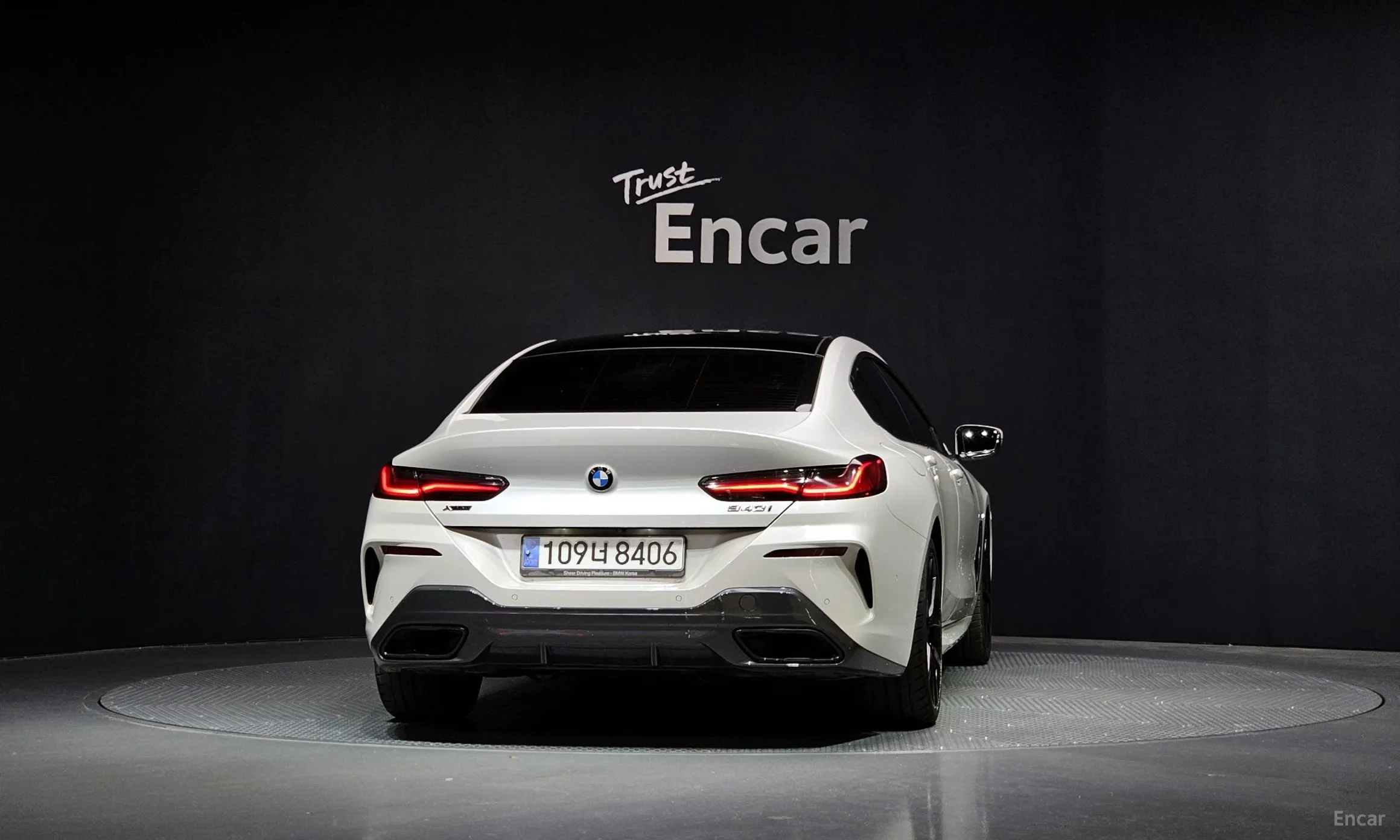 BMW 8-series (G15) превью 3