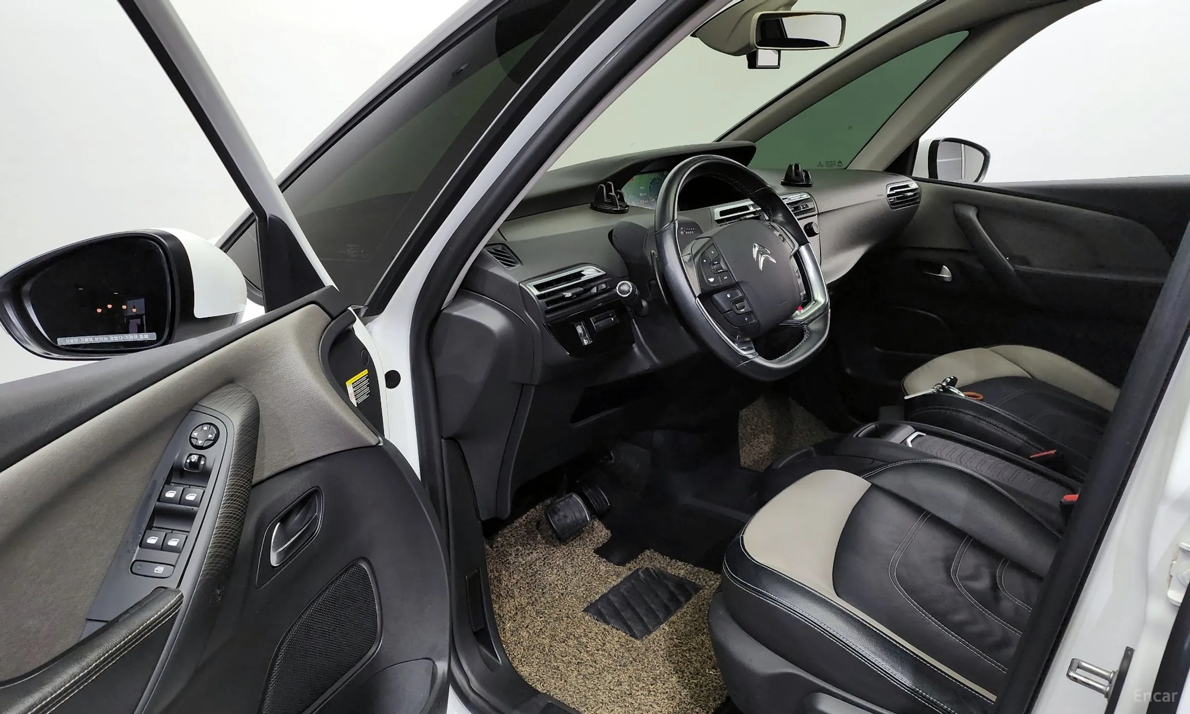 Citroën/DS Grand C4 Picasso превью 10