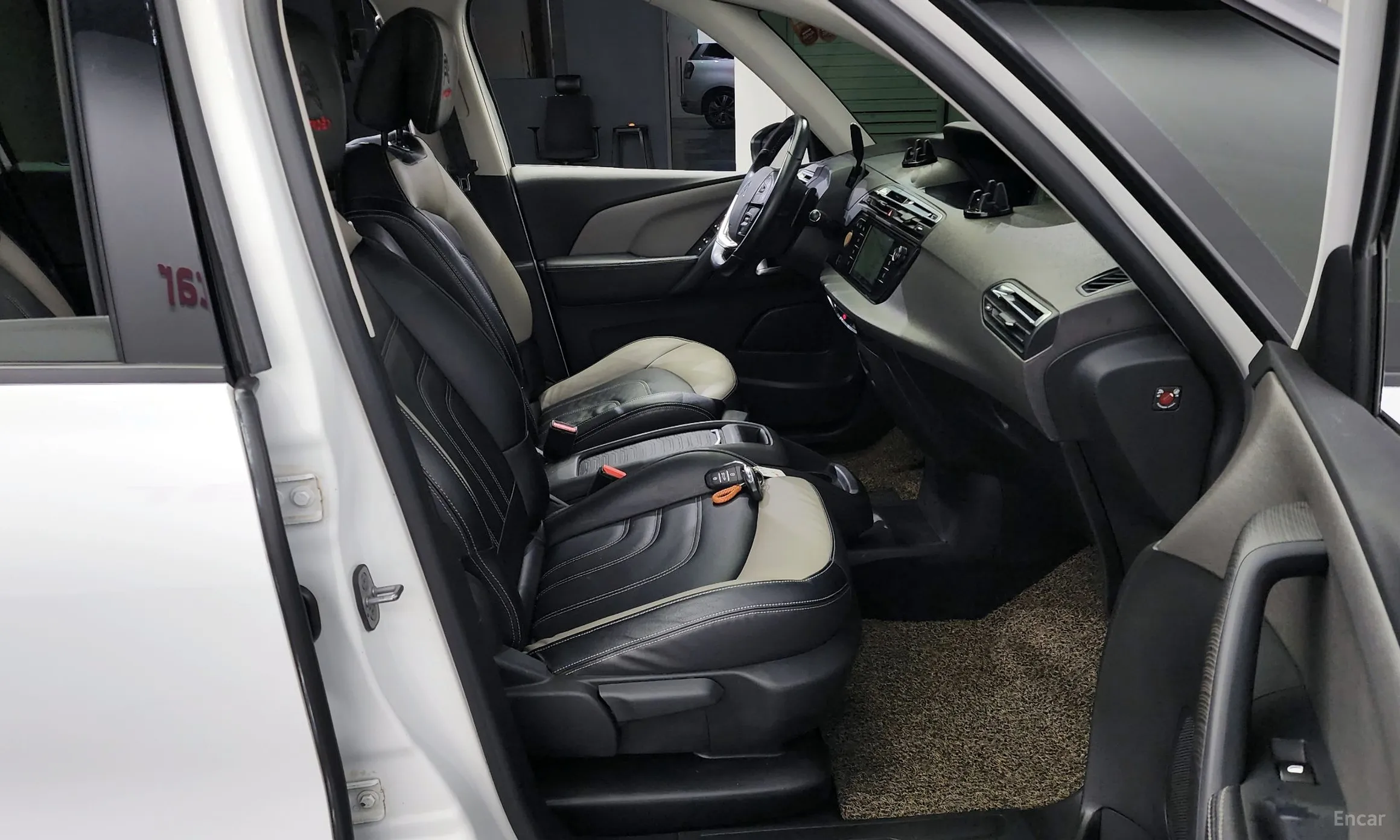 Citroën/DS Grand C4 Picasso превью 12