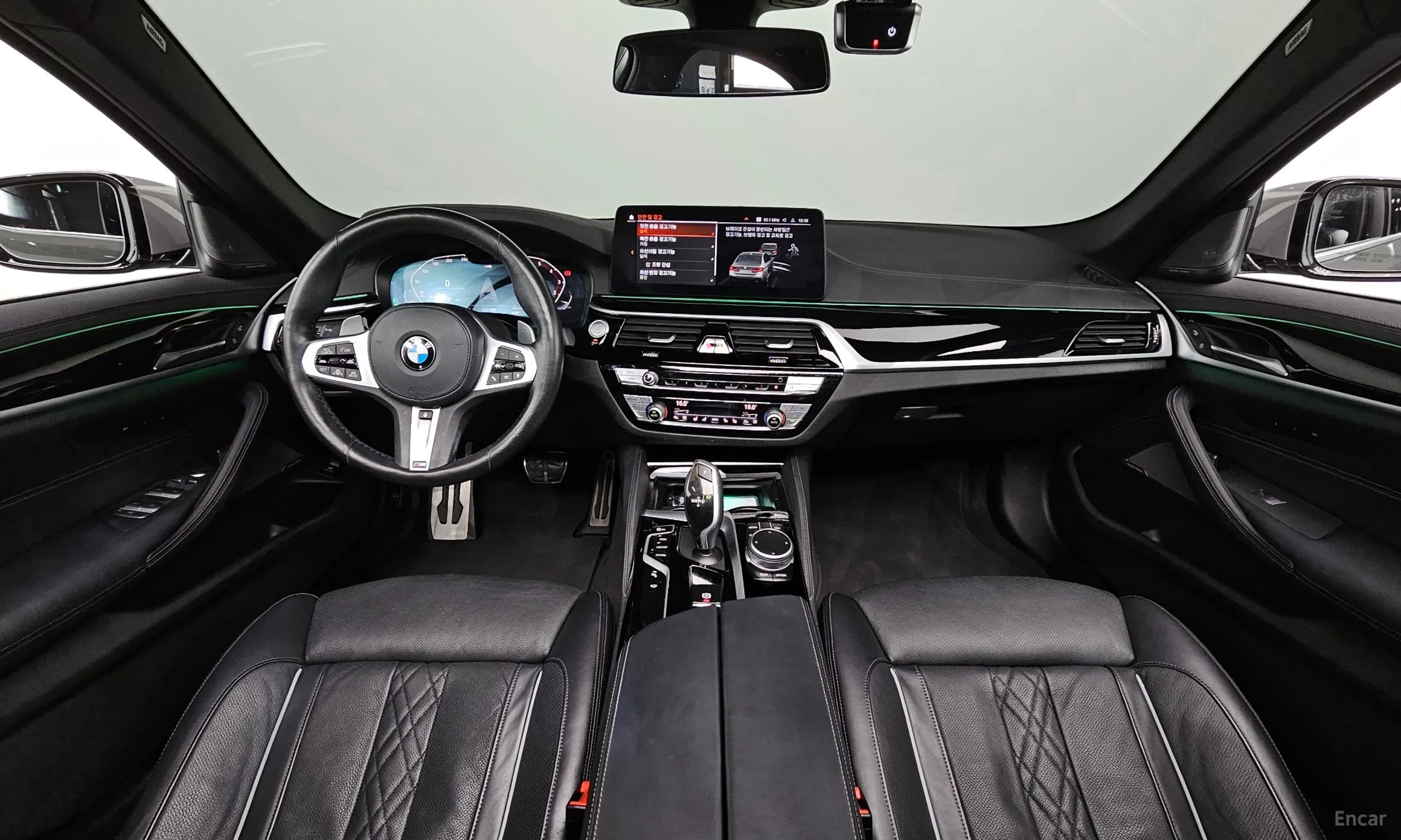 BMW 5 Series (G30) превью 4