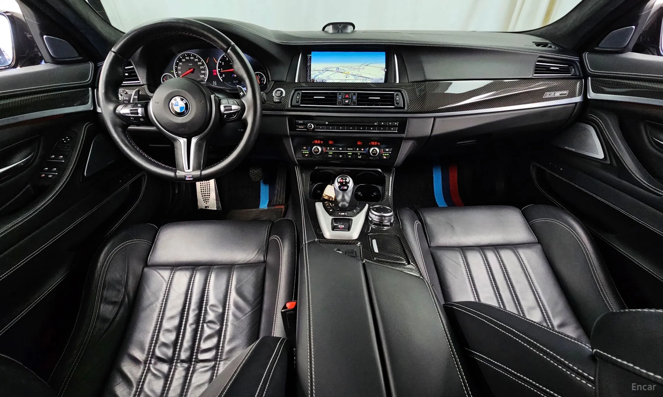 BMW M5 (F10) превью 4