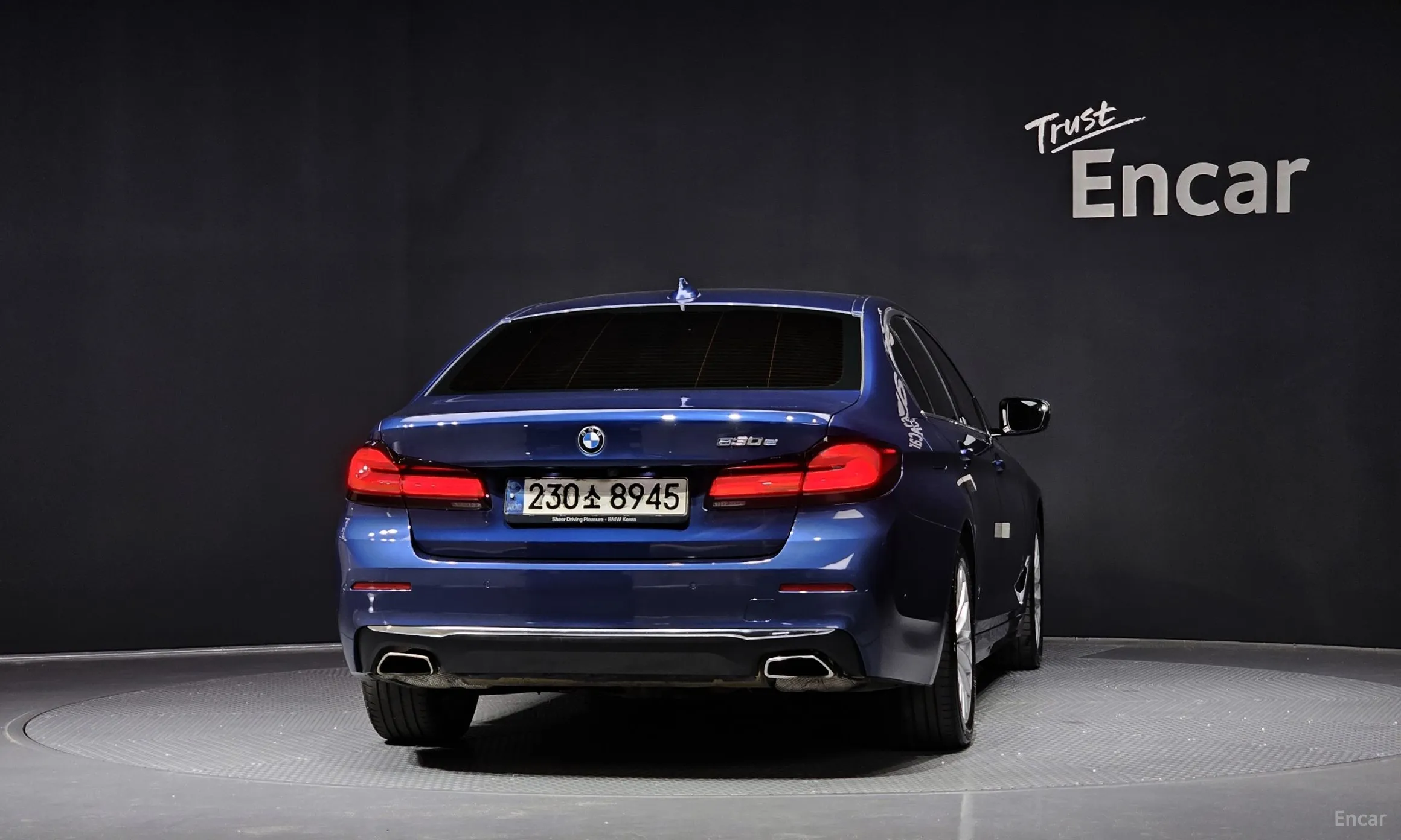 BMW 5 Series (G30) превью 3