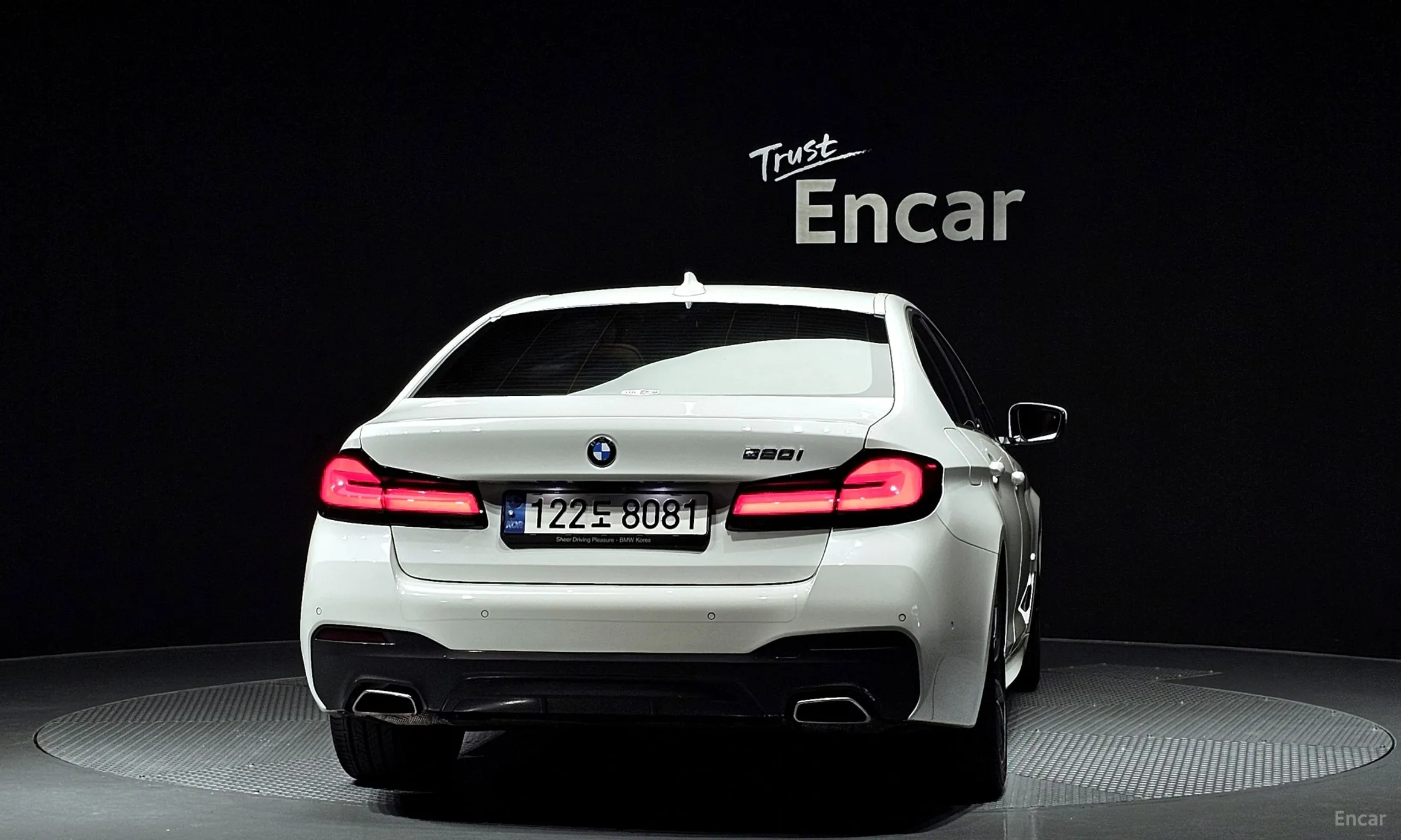 BMW 5 Series (G30) превью 3