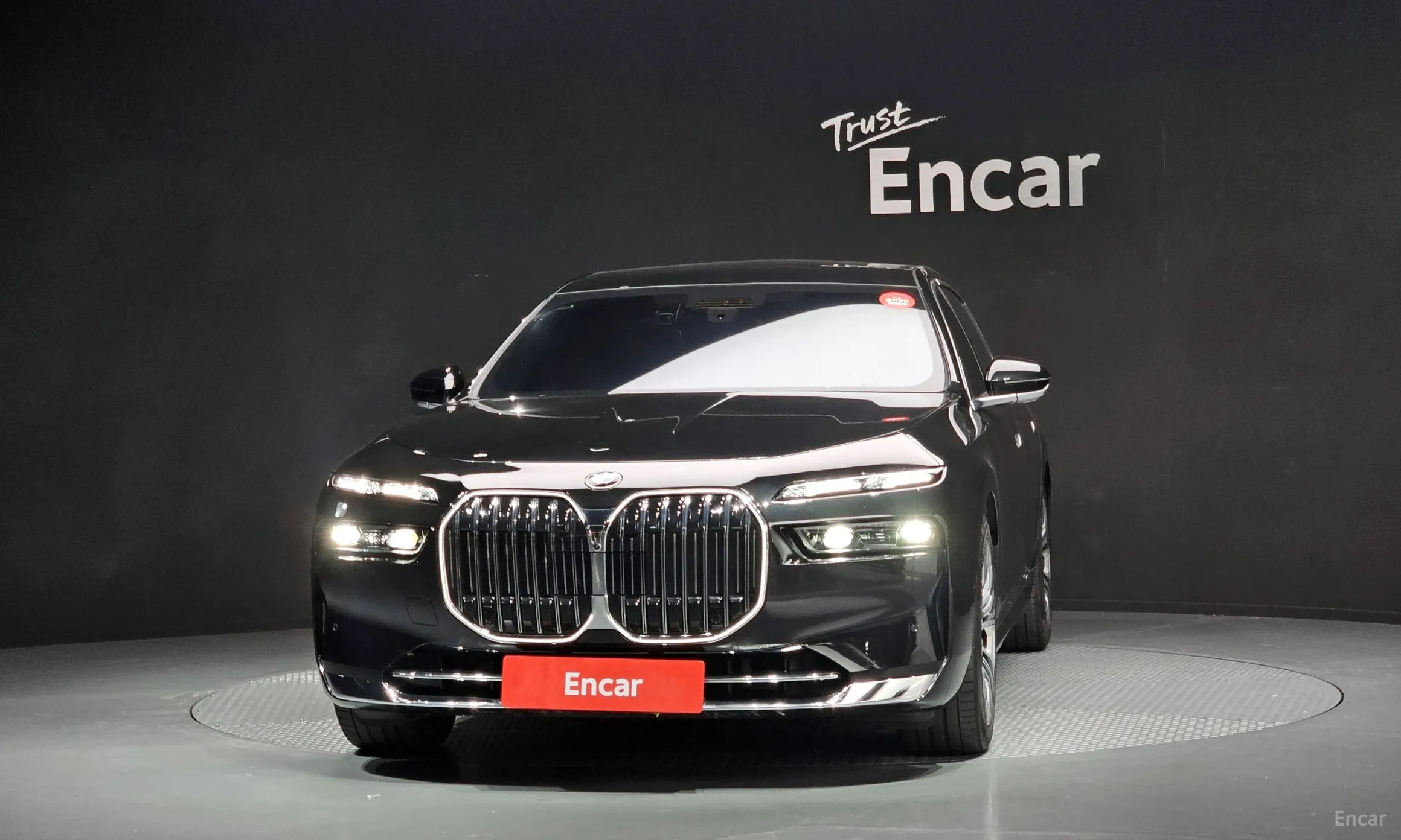 BMW 7 Series (G70) превью 2