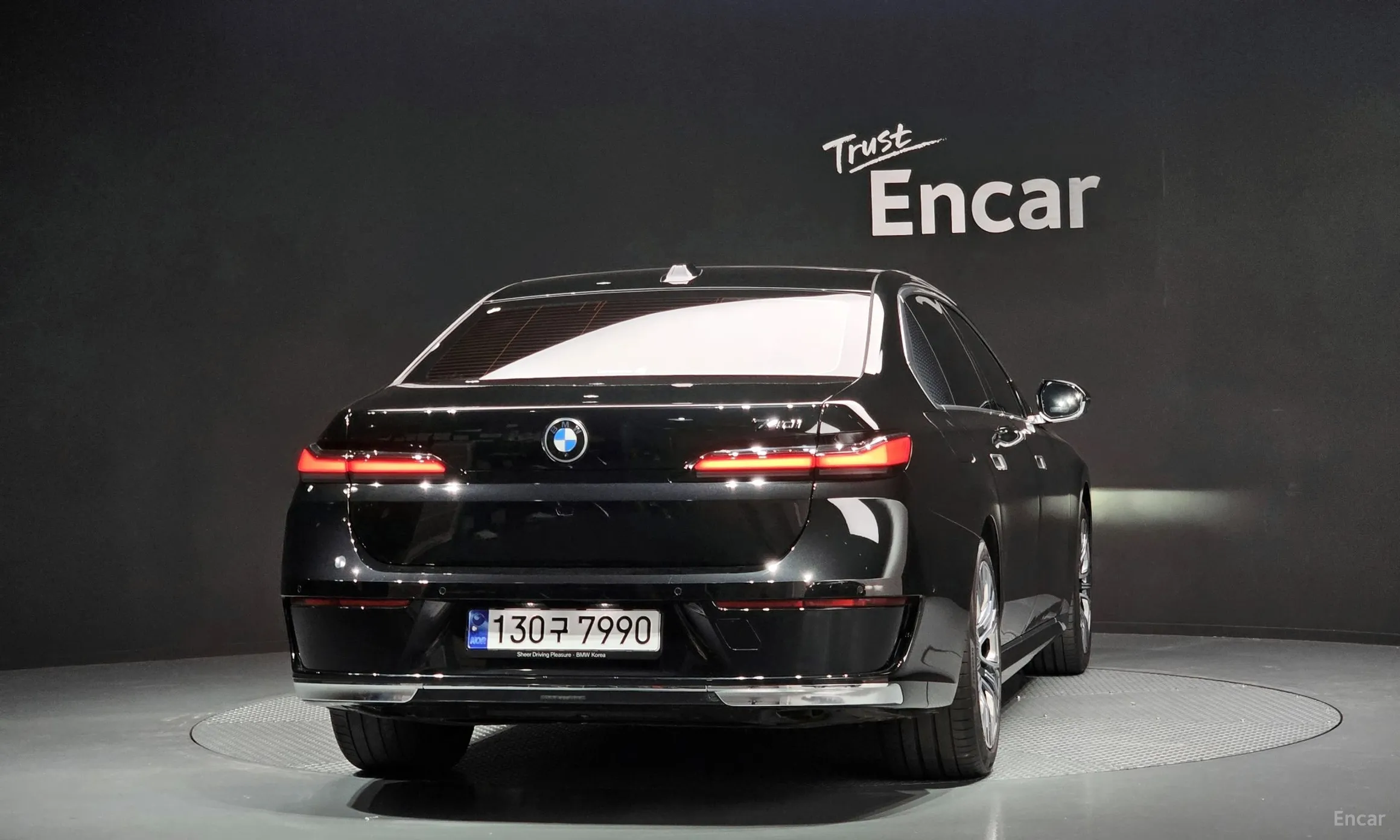 BMW 7 Series (G70) превью 3