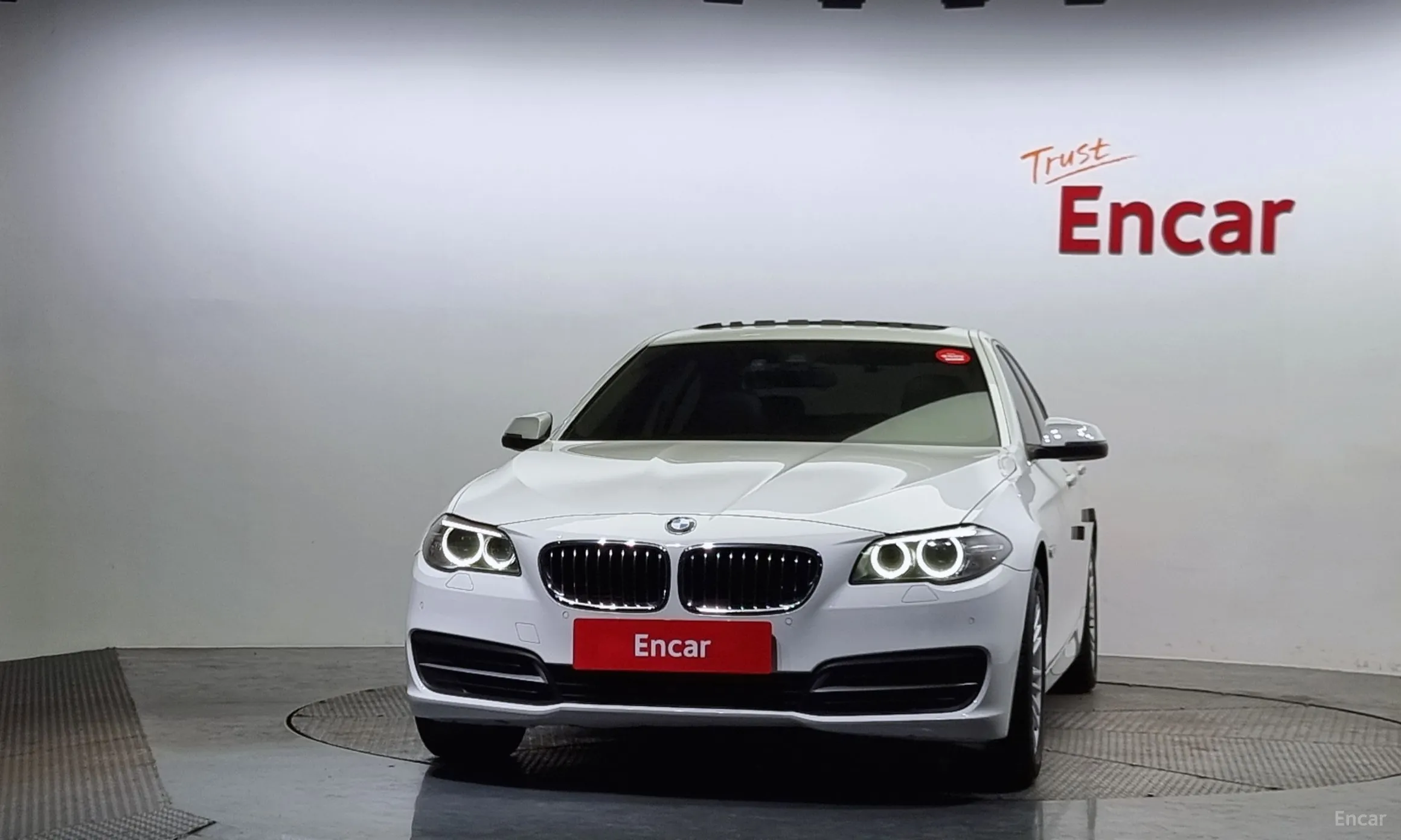 BMW 5 Series (F10) превью 2