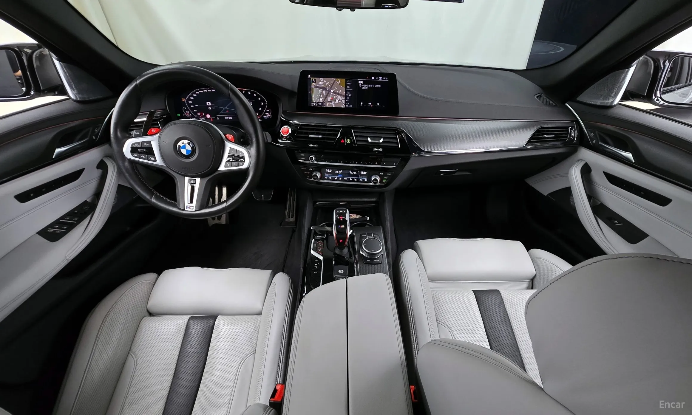 BMW M5 (F90) превью 4
