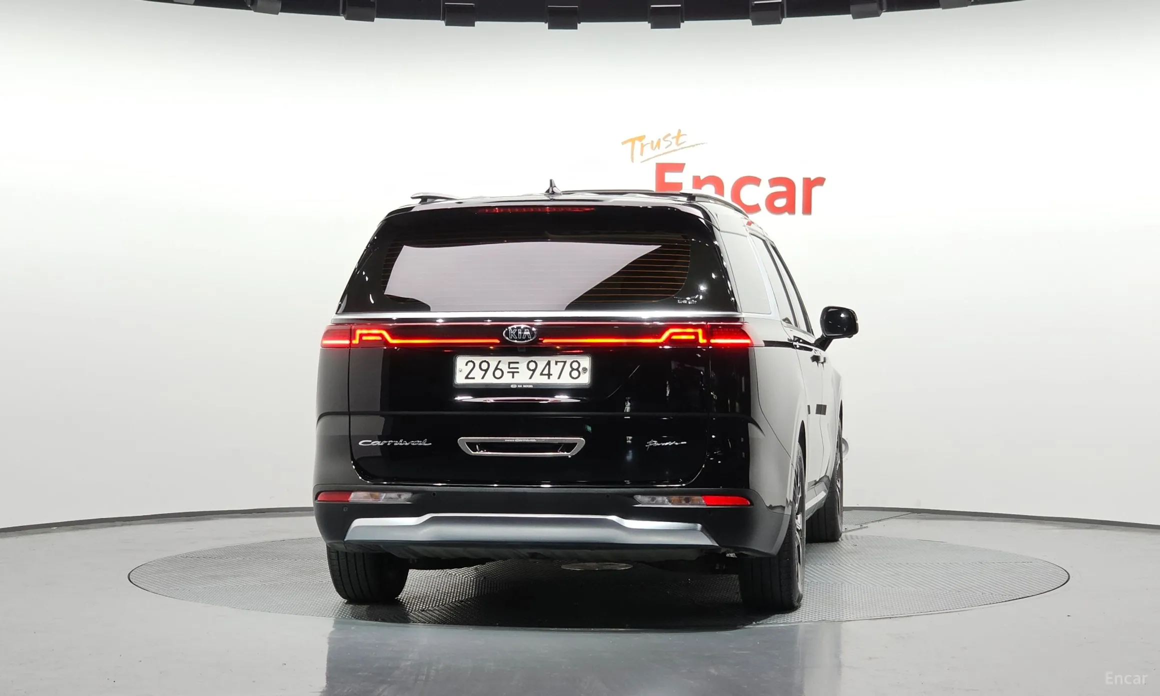 Kia Carnival Gen 4 превью 3