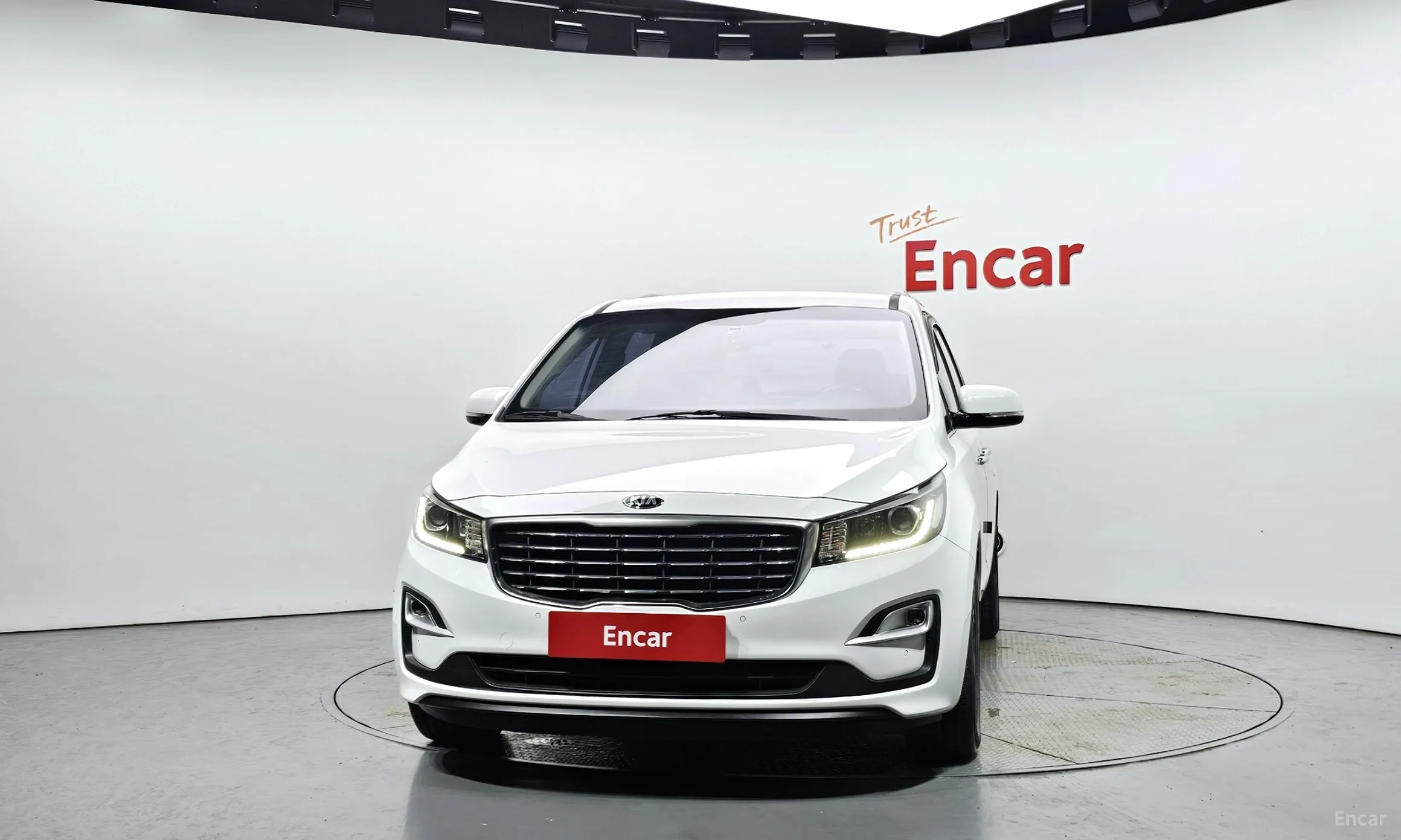 Kia Carnival превью 2