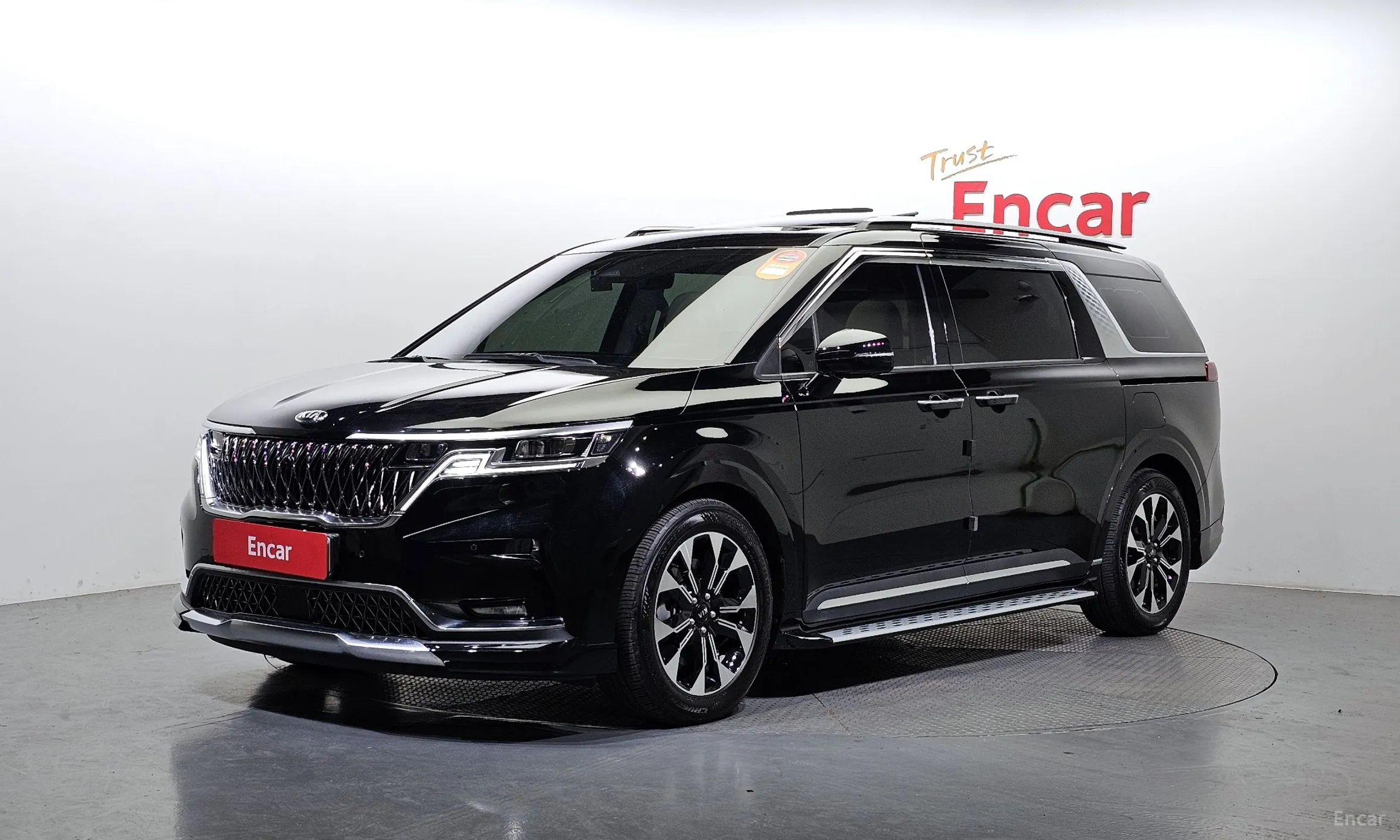 Kia Carnival Gen 4 превью 1