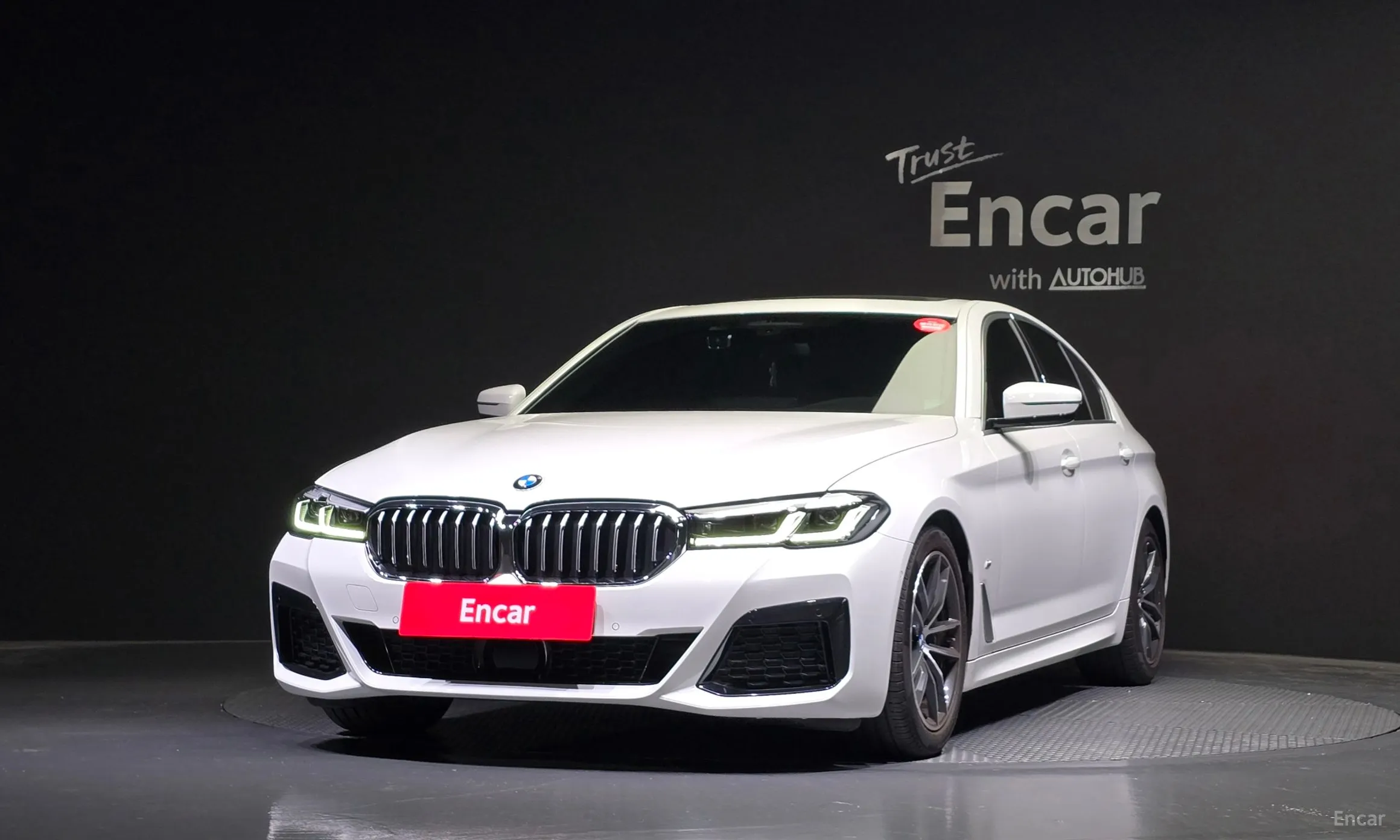 BMW 5 Series (G30) превью 2