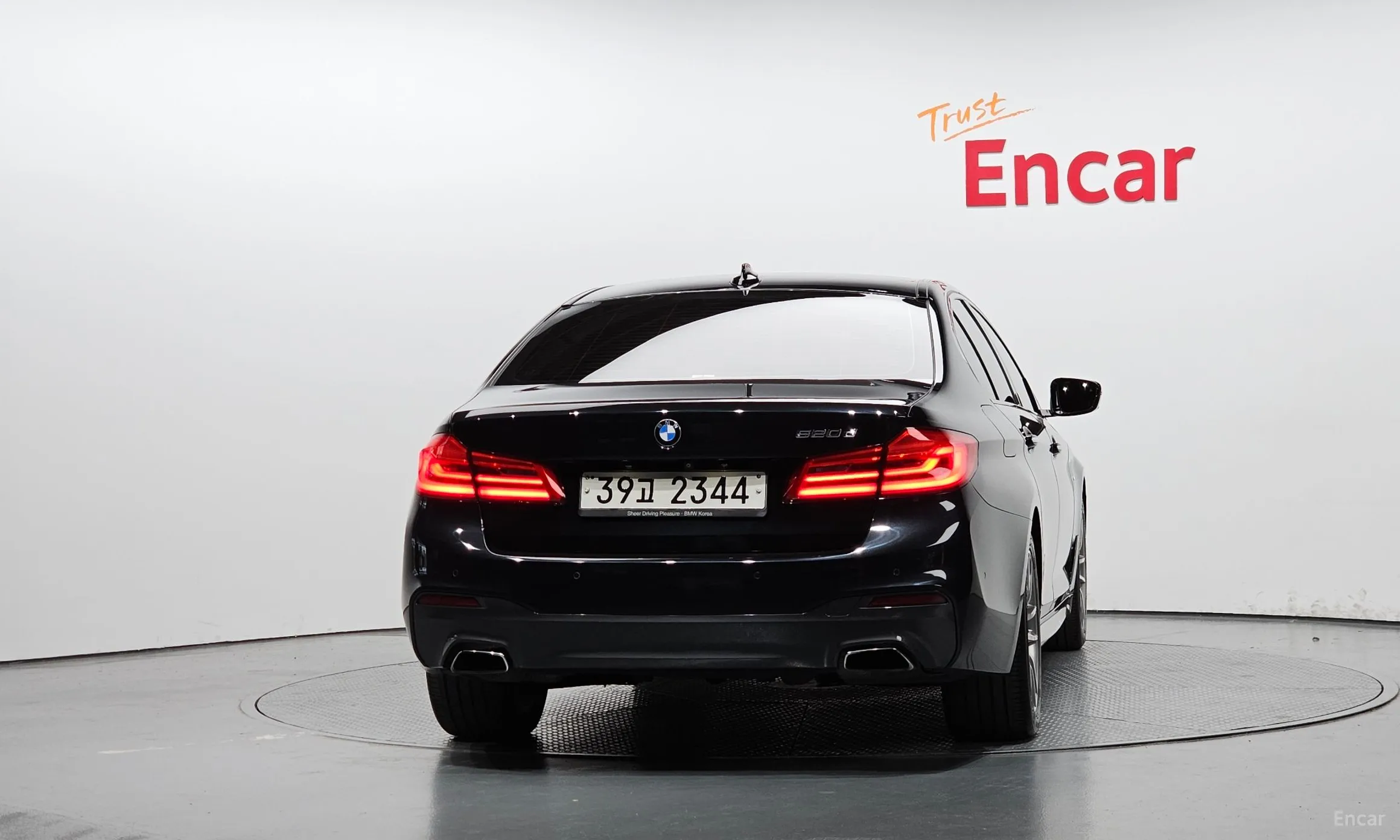 BMW 5 Series (G30) превью 3