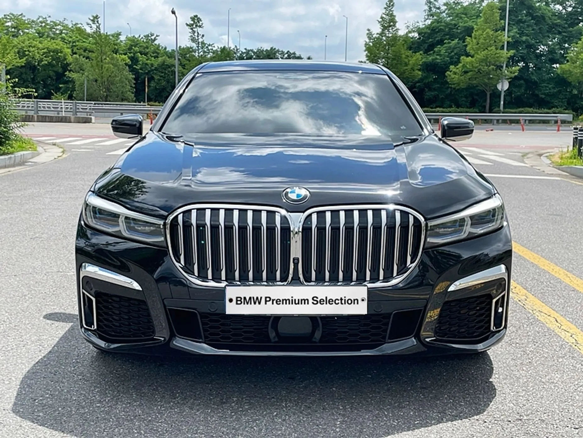 BMW 7 Series (G11)