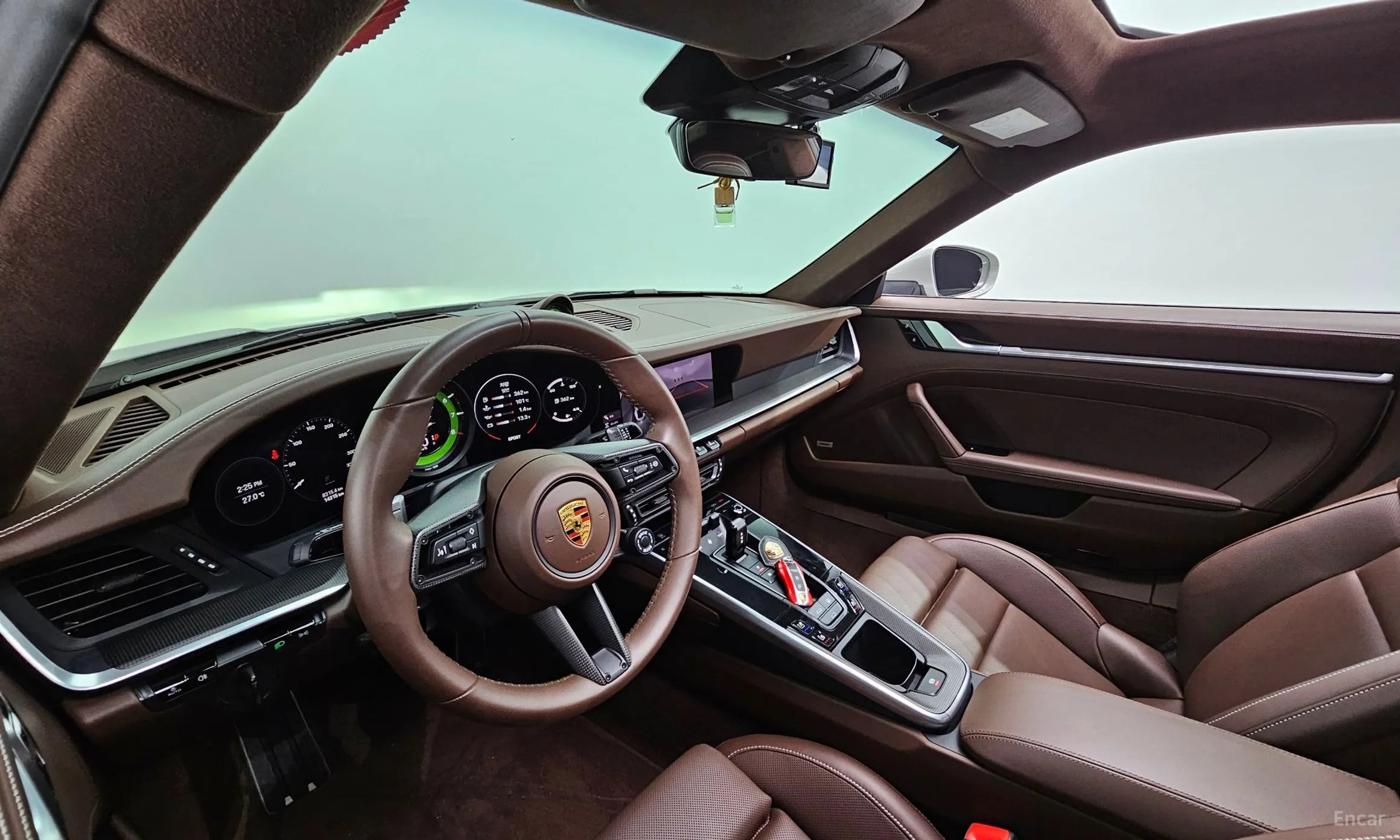 Porsche 911 (992) превью 4