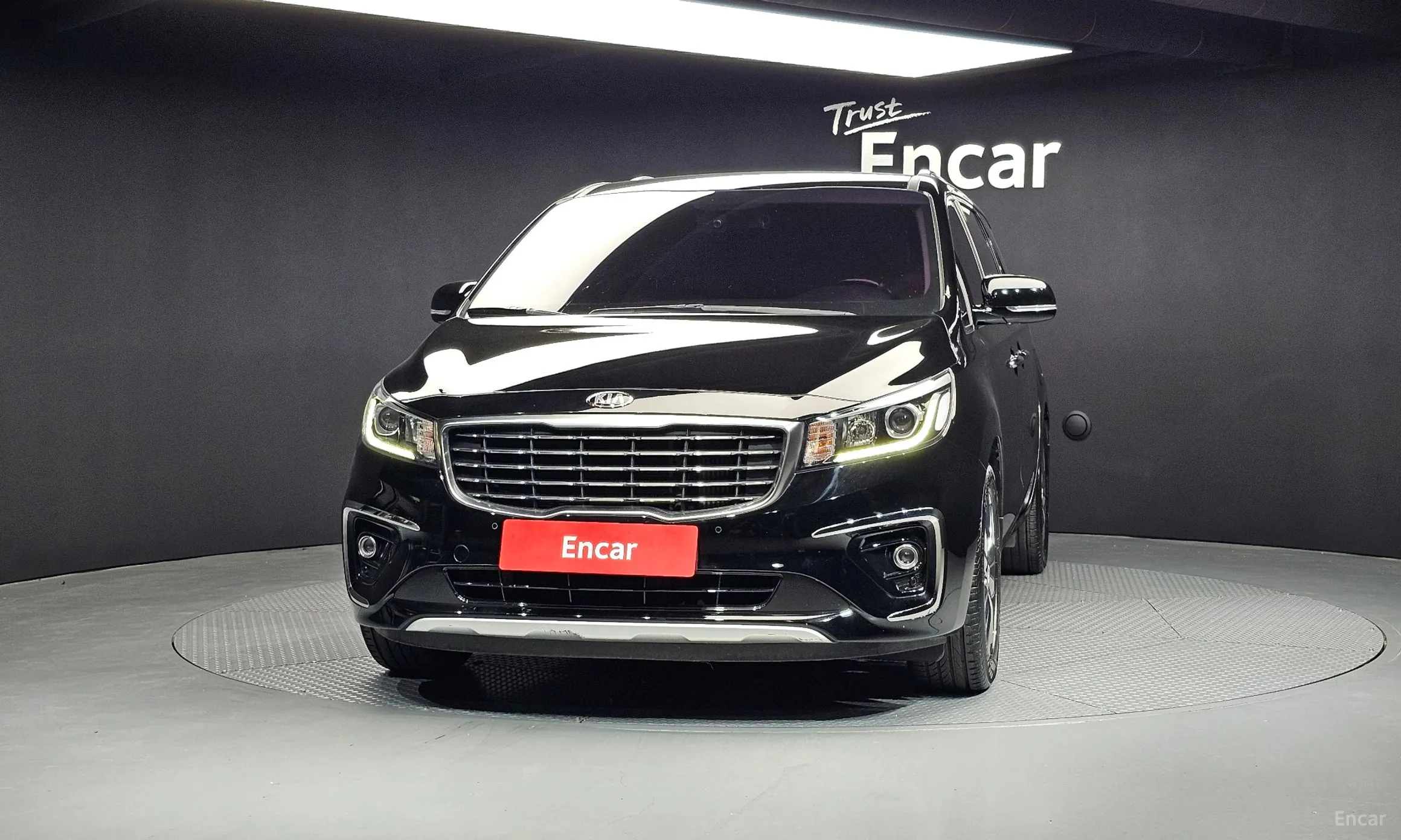 Kia Carnival превью 2