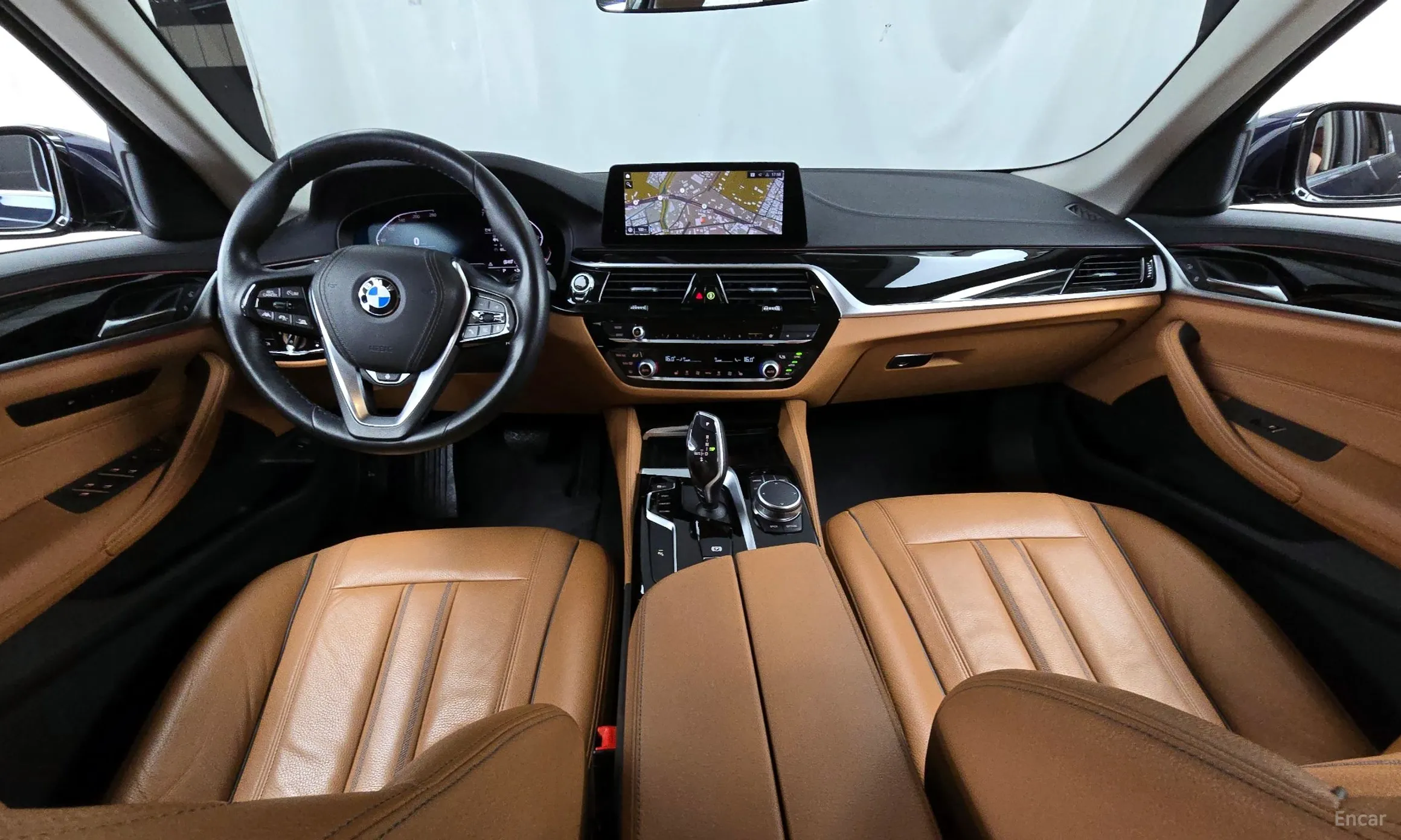 BMW 5 Series (G30) превью 4