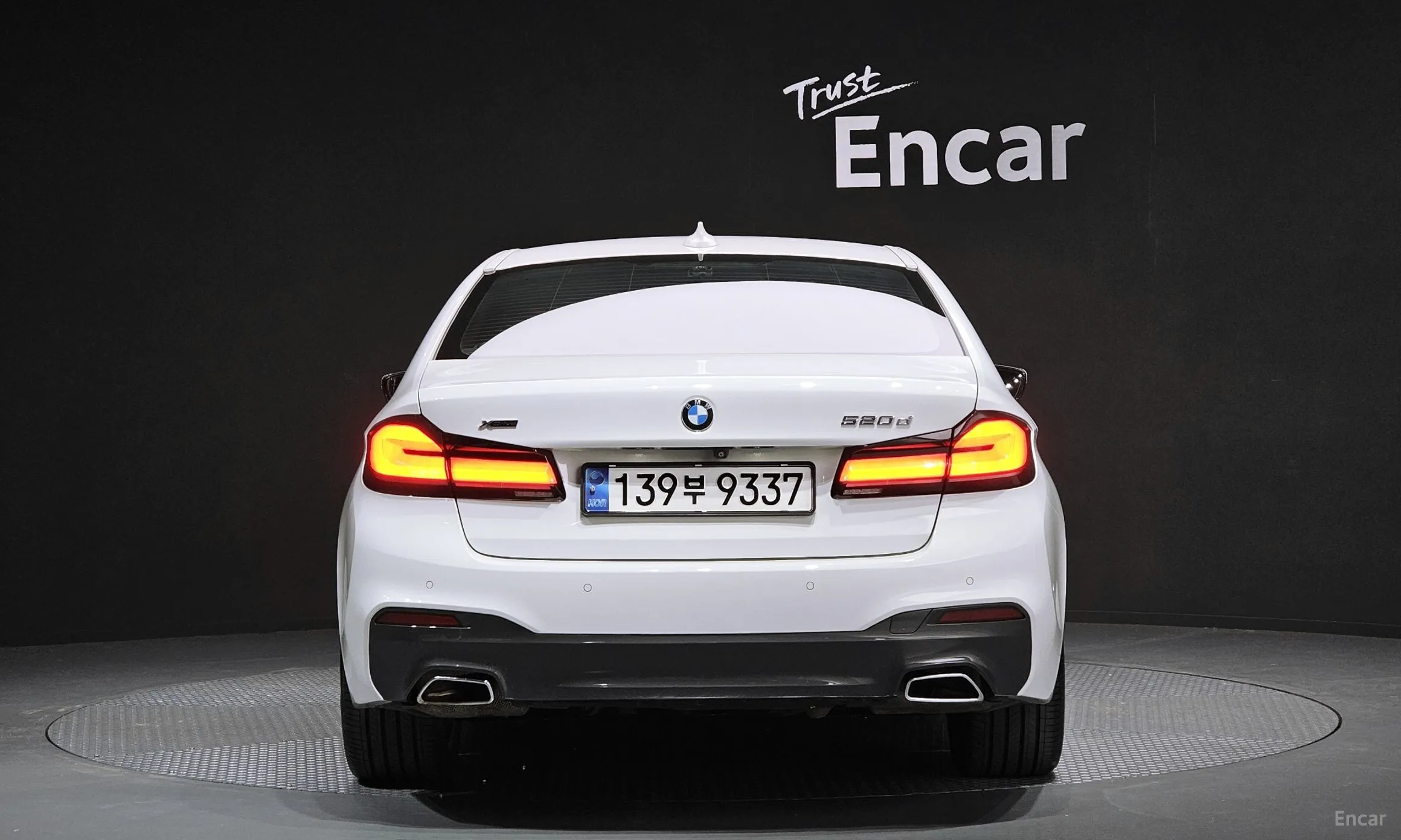 BMW 5 Series (G30) превью 3