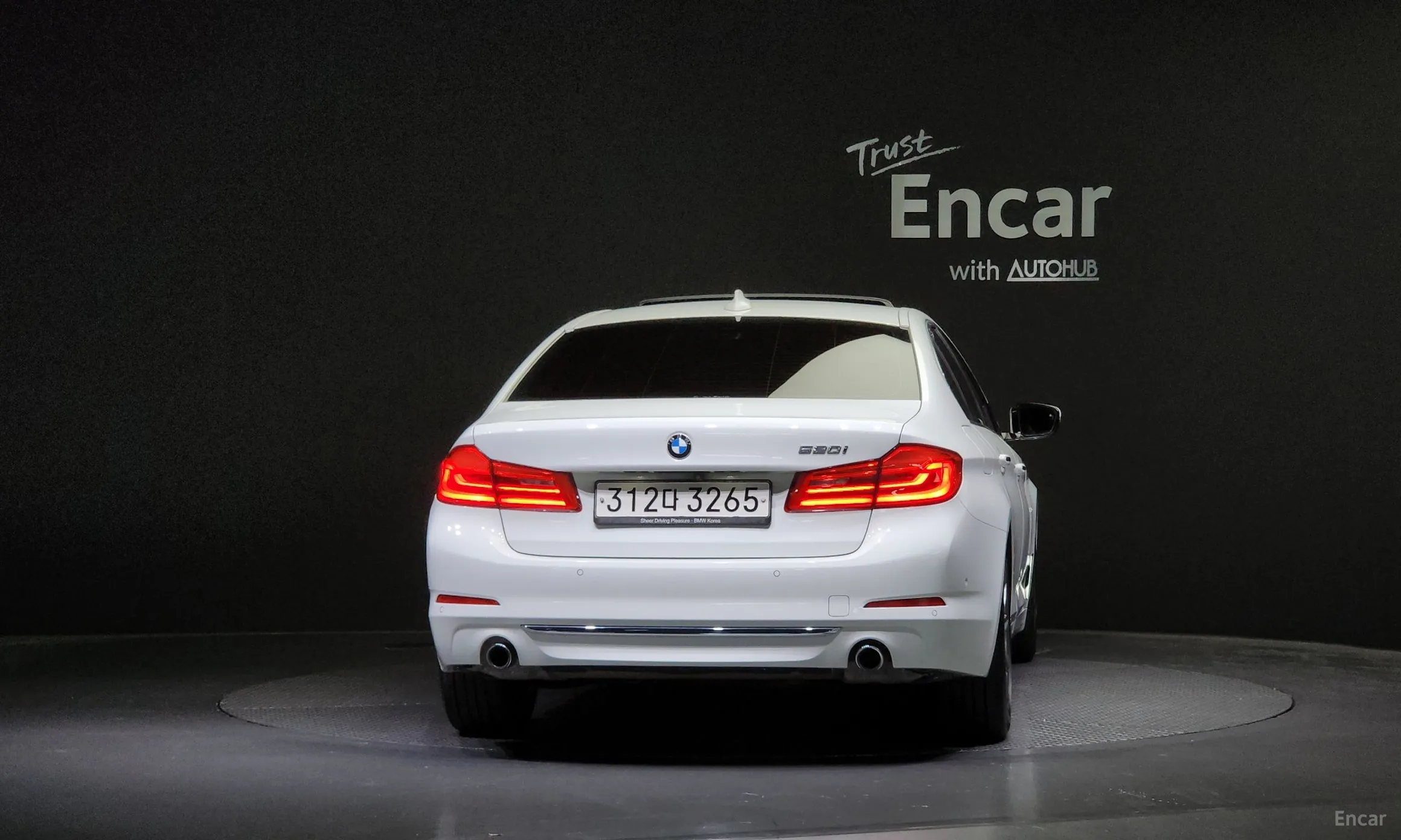 BMW 5 Series (G30) превью 3
