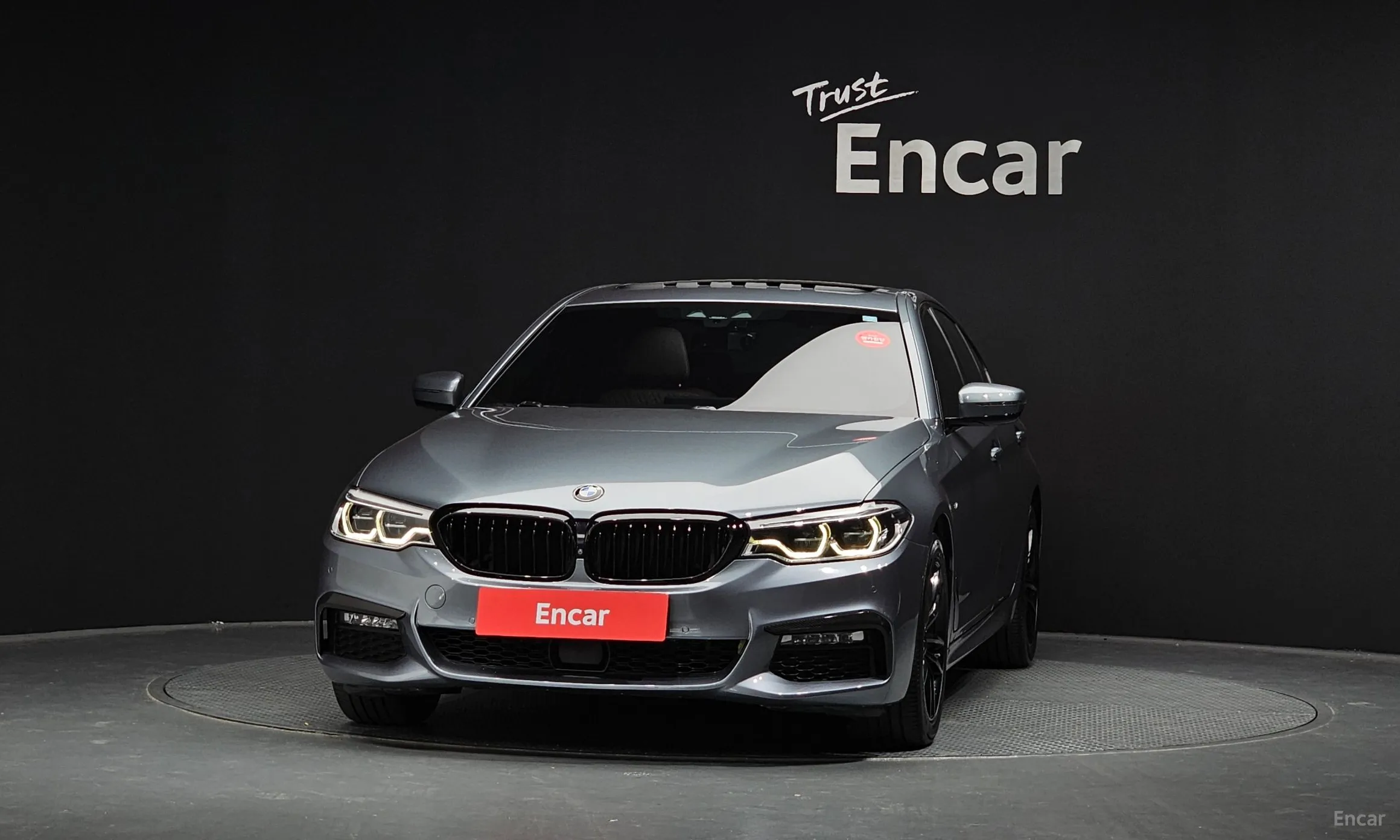 BMW 5 Series (G30) превью 2