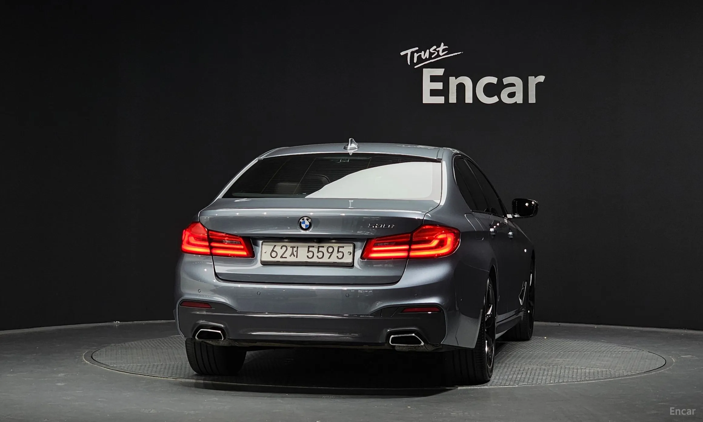 BMW 5 Series (G30) превью 3