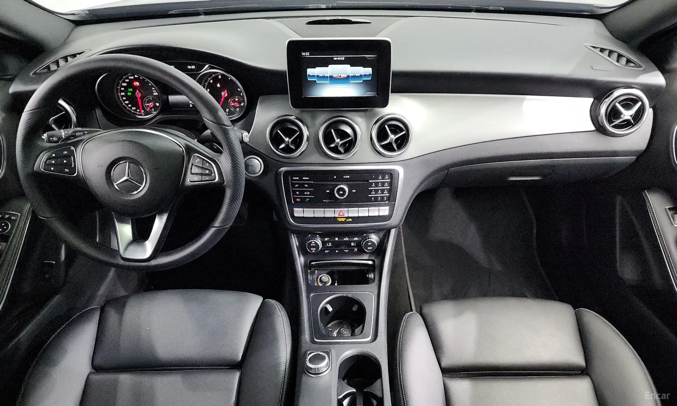 Mercedes Benz GLA-Class X156 превью 4