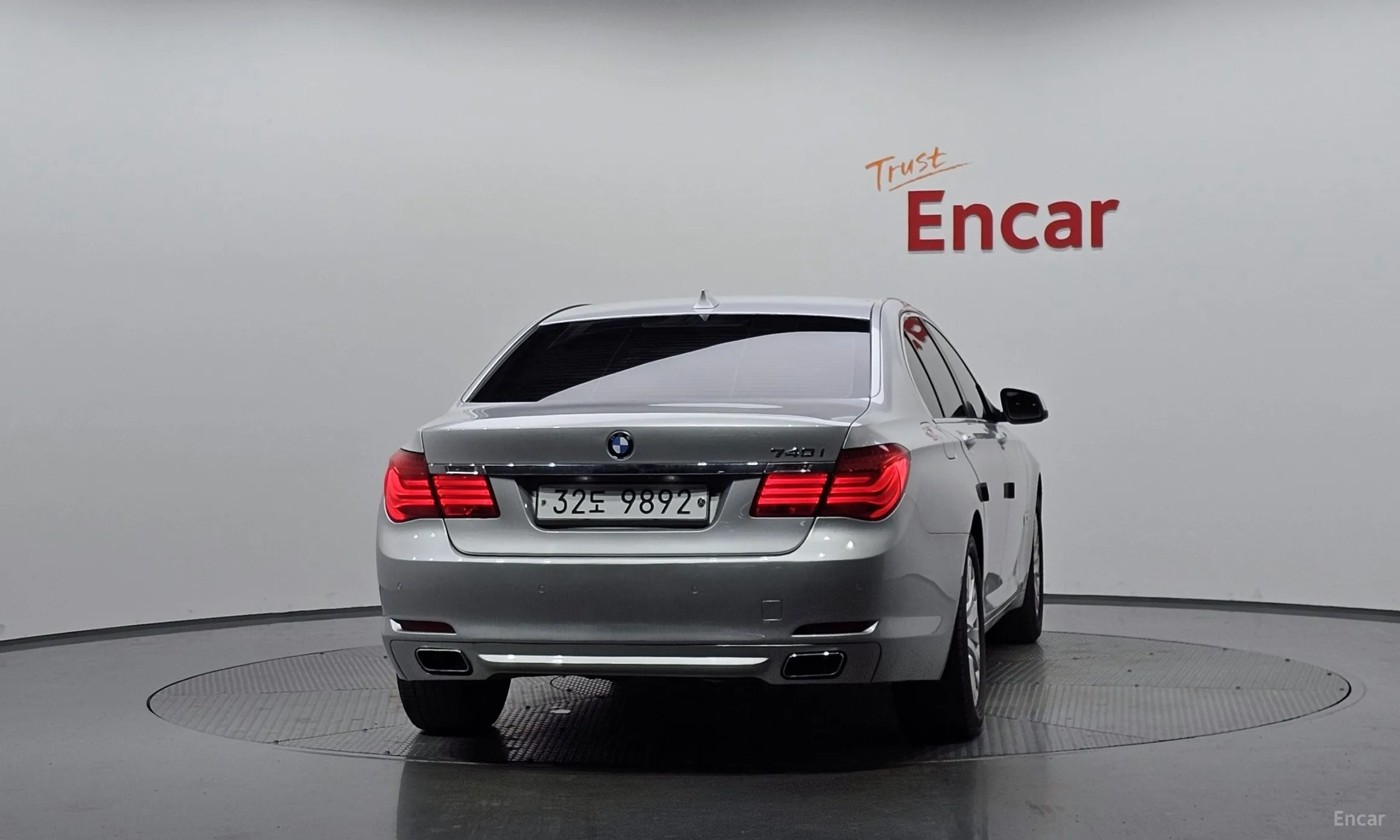 BMW 7 Series (F01) превью 3