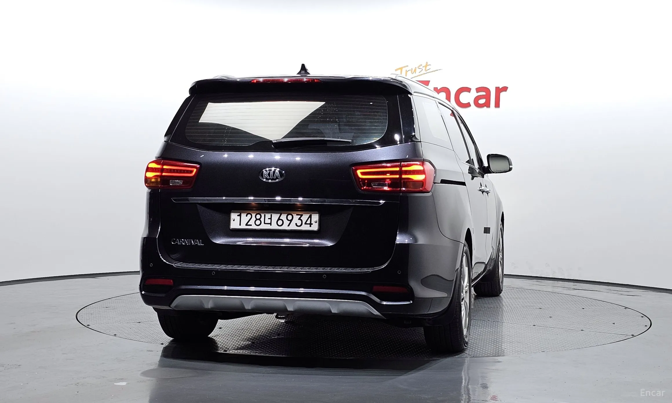 Kia Carnival превью 3