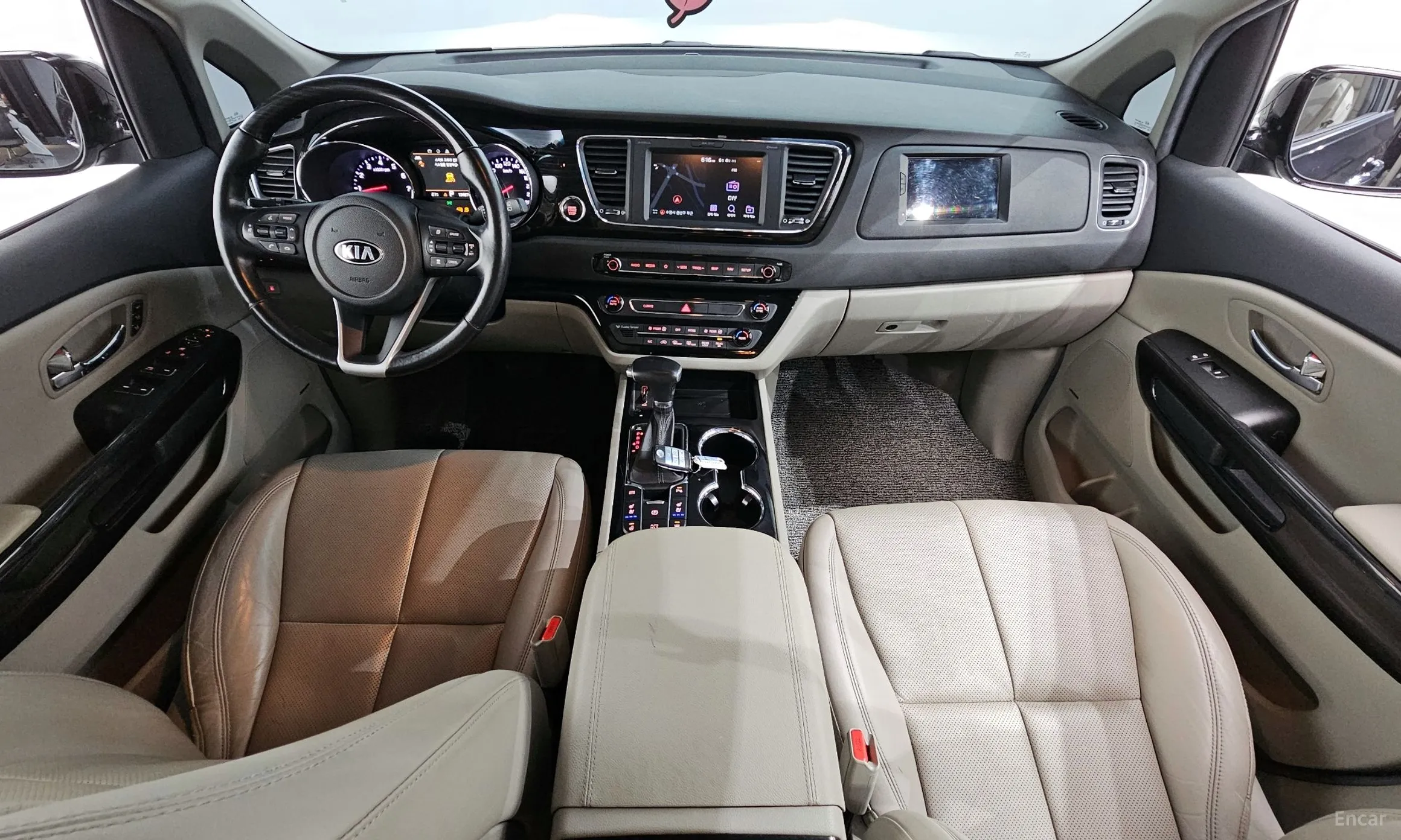 Kia Carnival превью 4