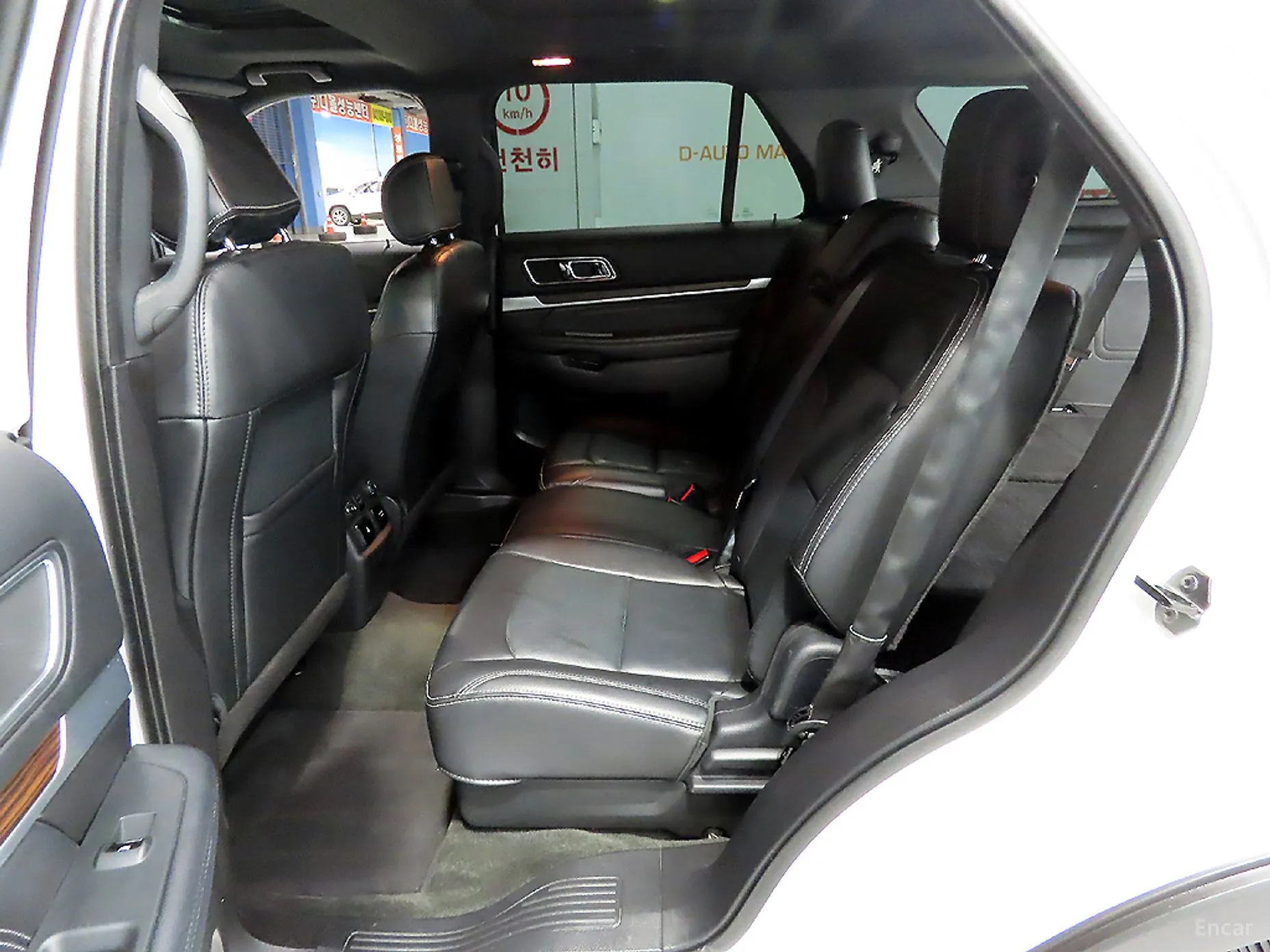 Ford Explorer превью 12
