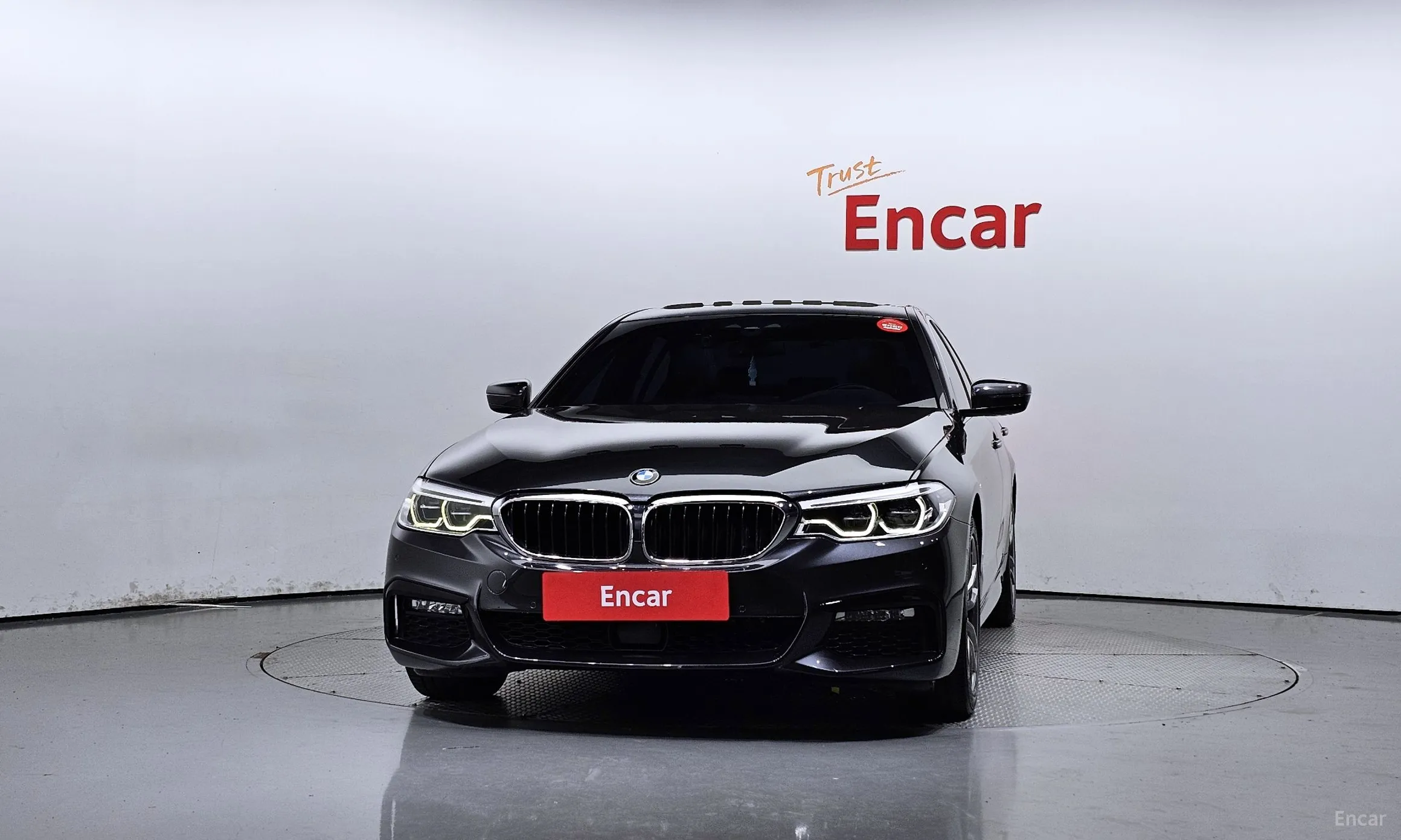 BMW 5 Series (G30) превью 2