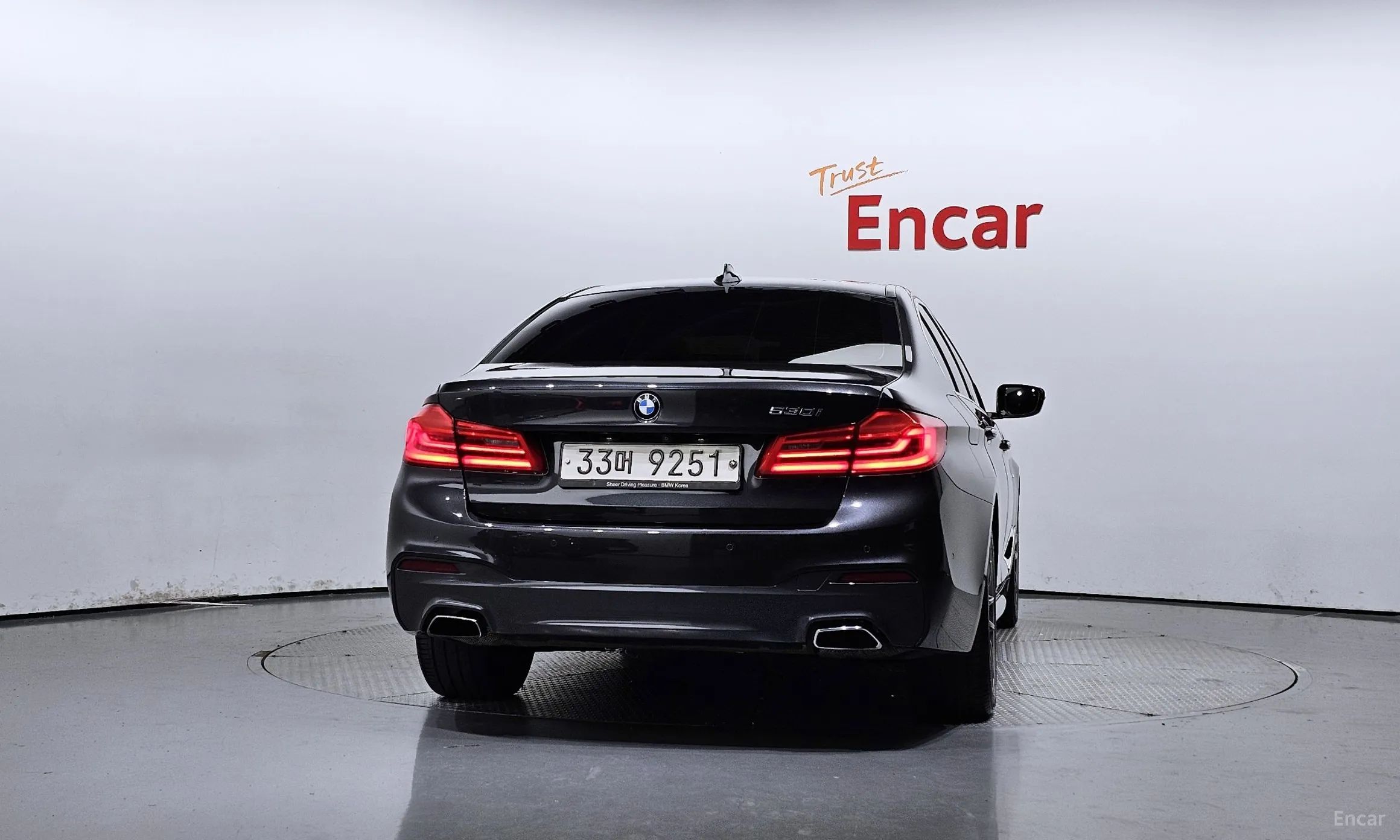 BMW 5 Series (G30) превью 3