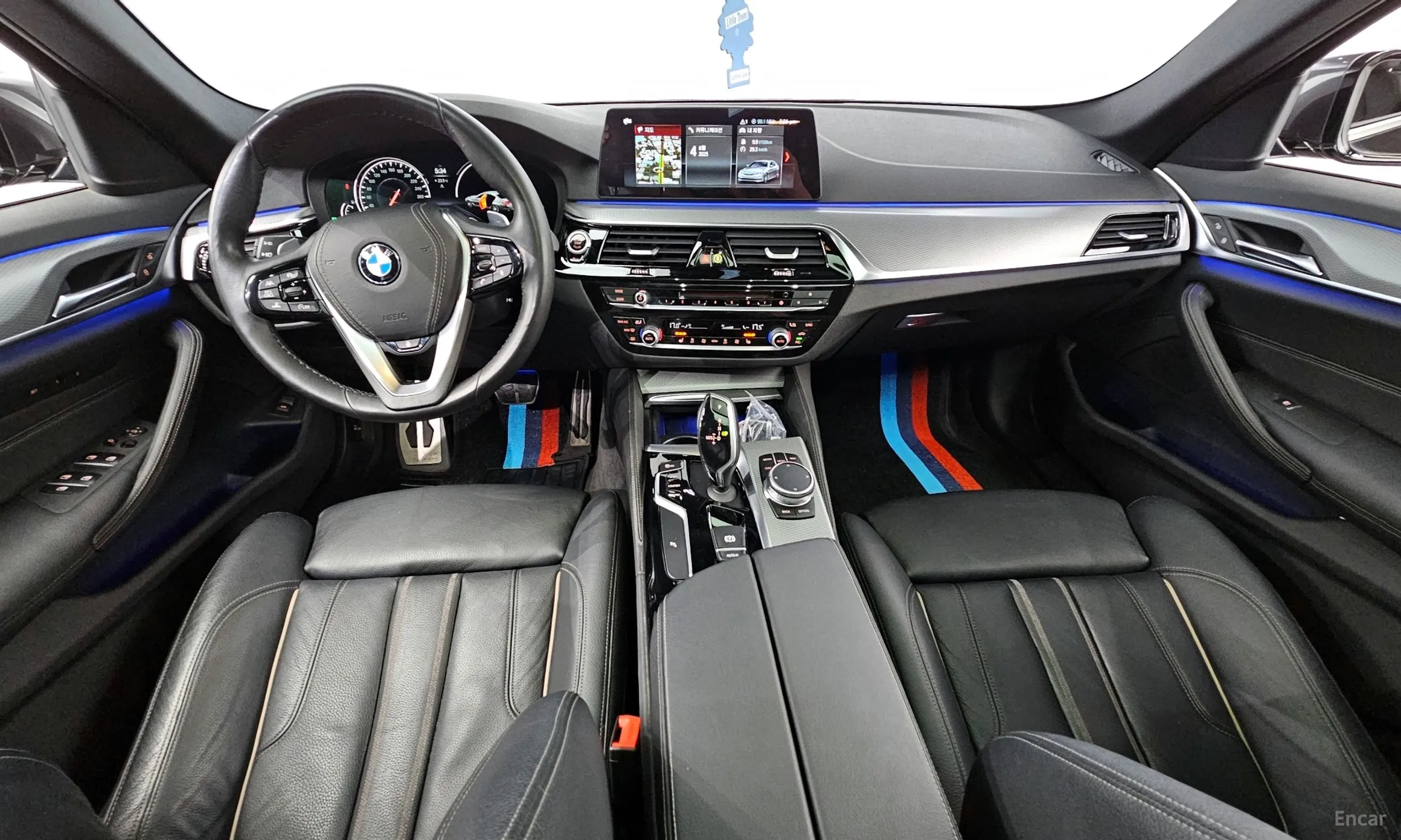 BMW 5 Series (G30) превью 4