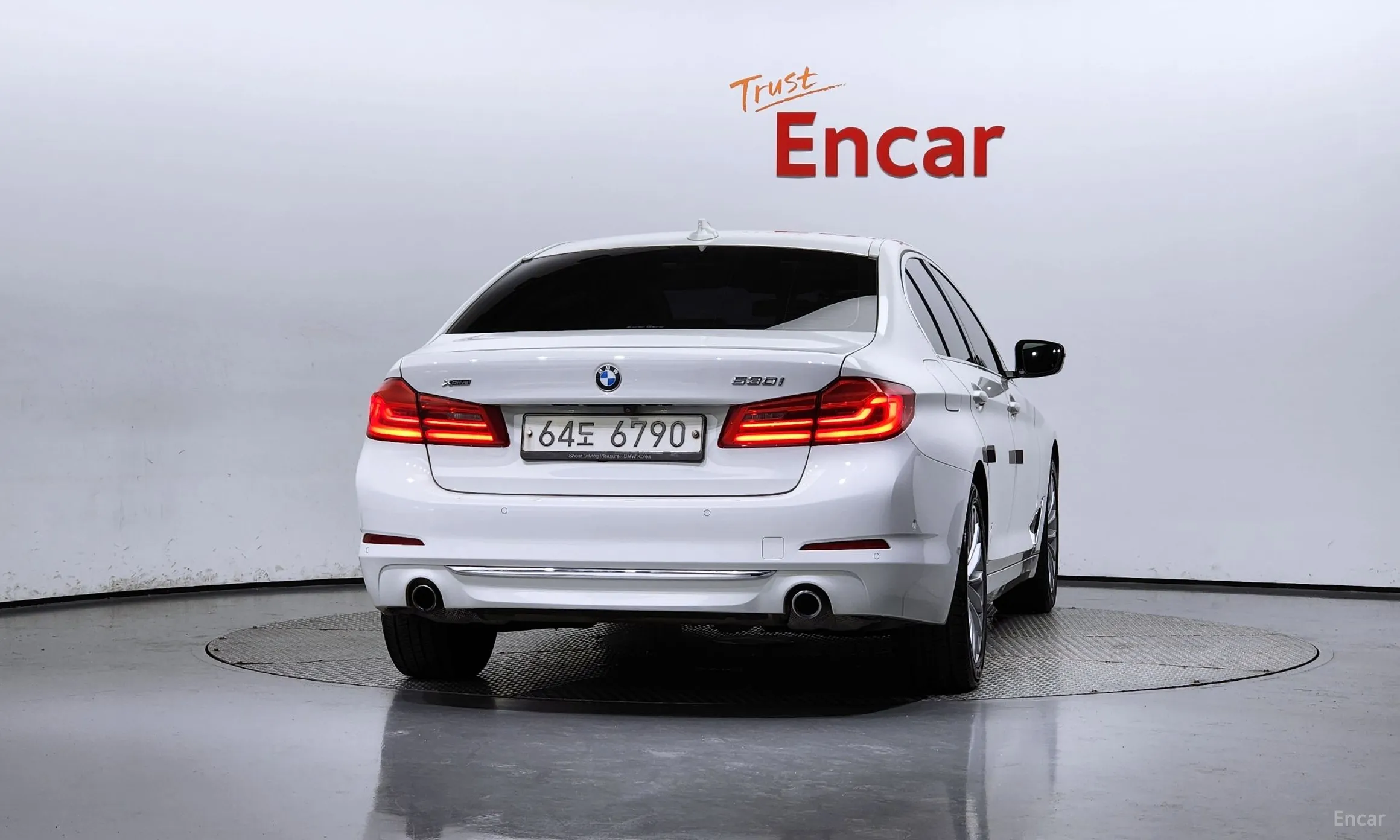 BMW 5 Series (G30) превью 3