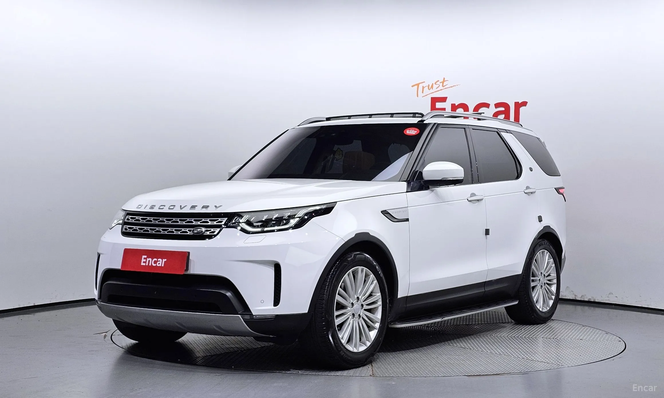 Land Rover Discovery 5