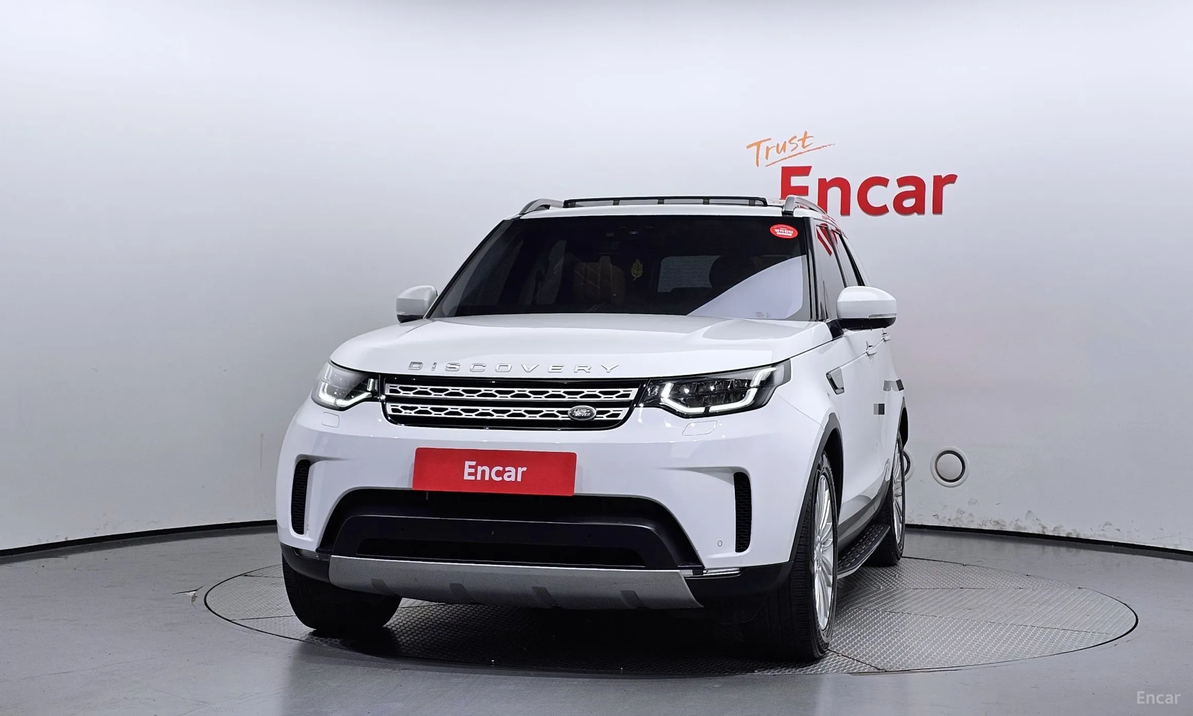 Land Rover Discovery 5