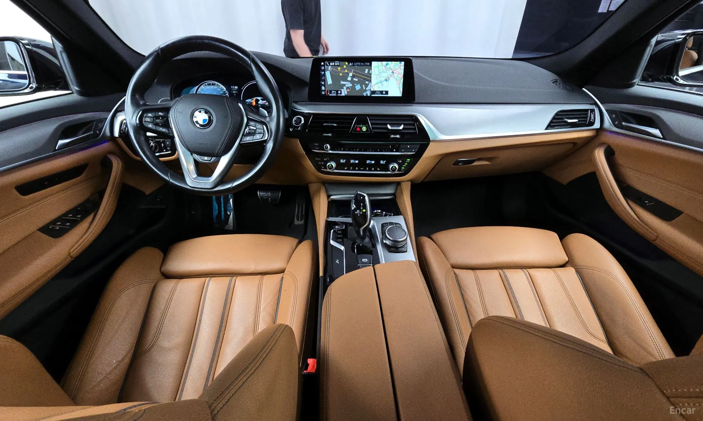 BMW 5 Series (G30) превью 4