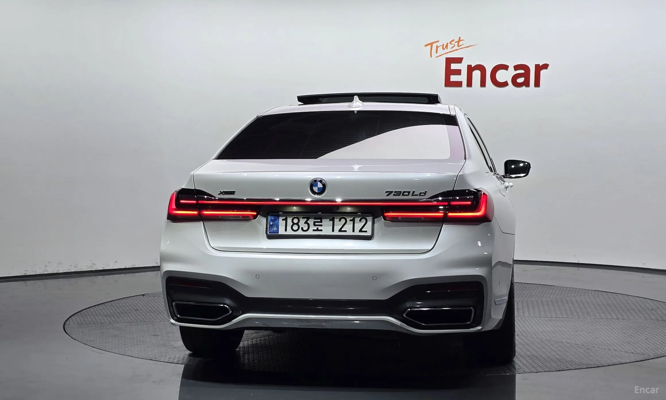 BMW 7 Series (G11) превью 3