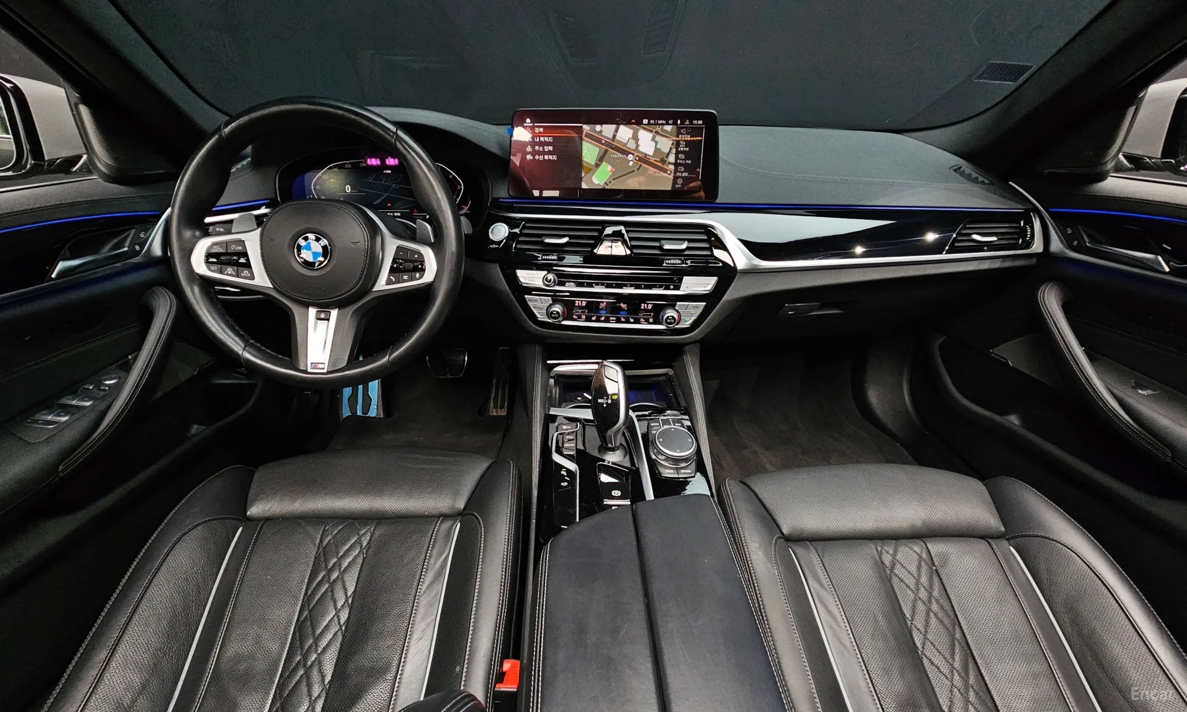 BMW 5 Series (G30) превью 4