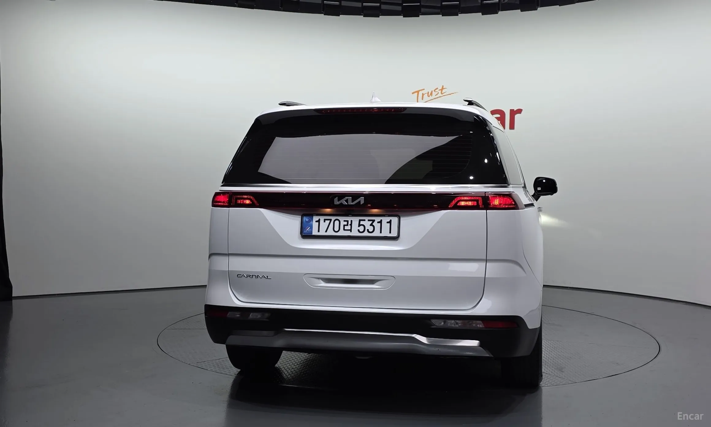 Kia Carnival Gen 4 превью 3