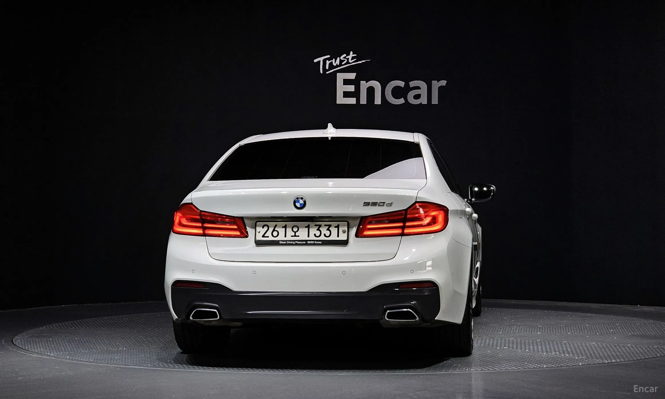 BMW 5 Series (G30) превью 3