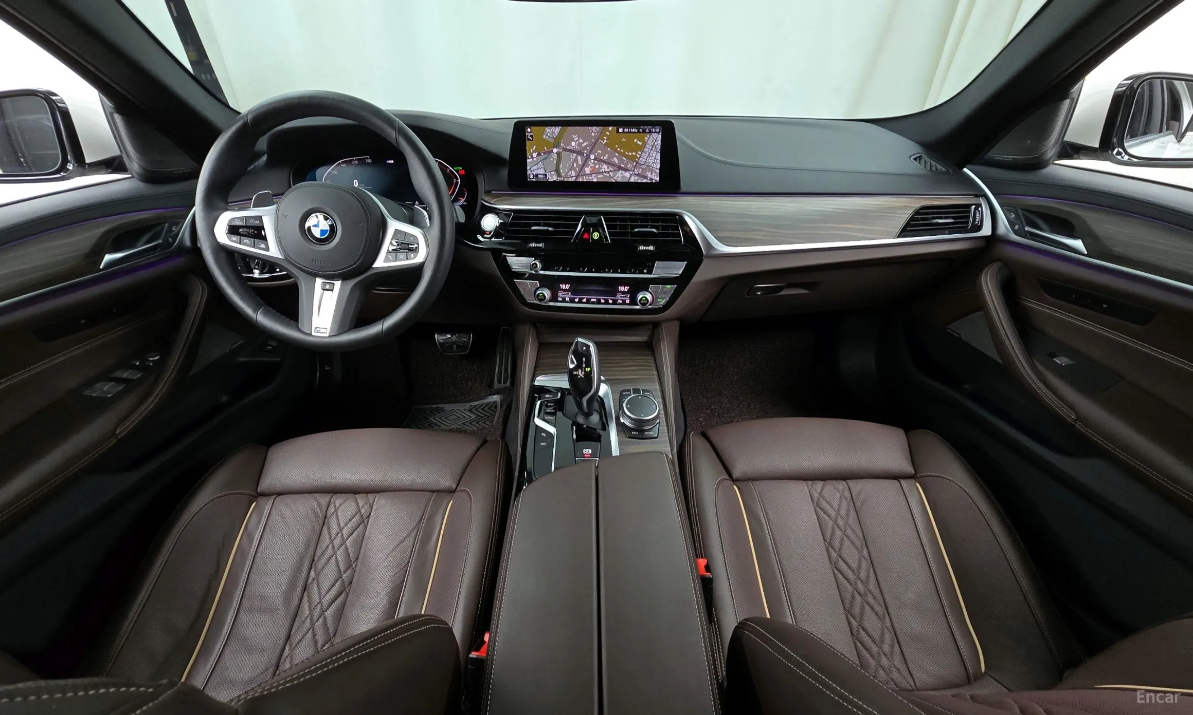 BMW 5 Series (G30) превью 4