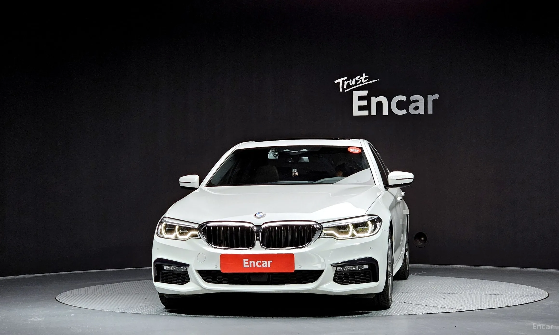 BMW 5 Series (G30) превью 2